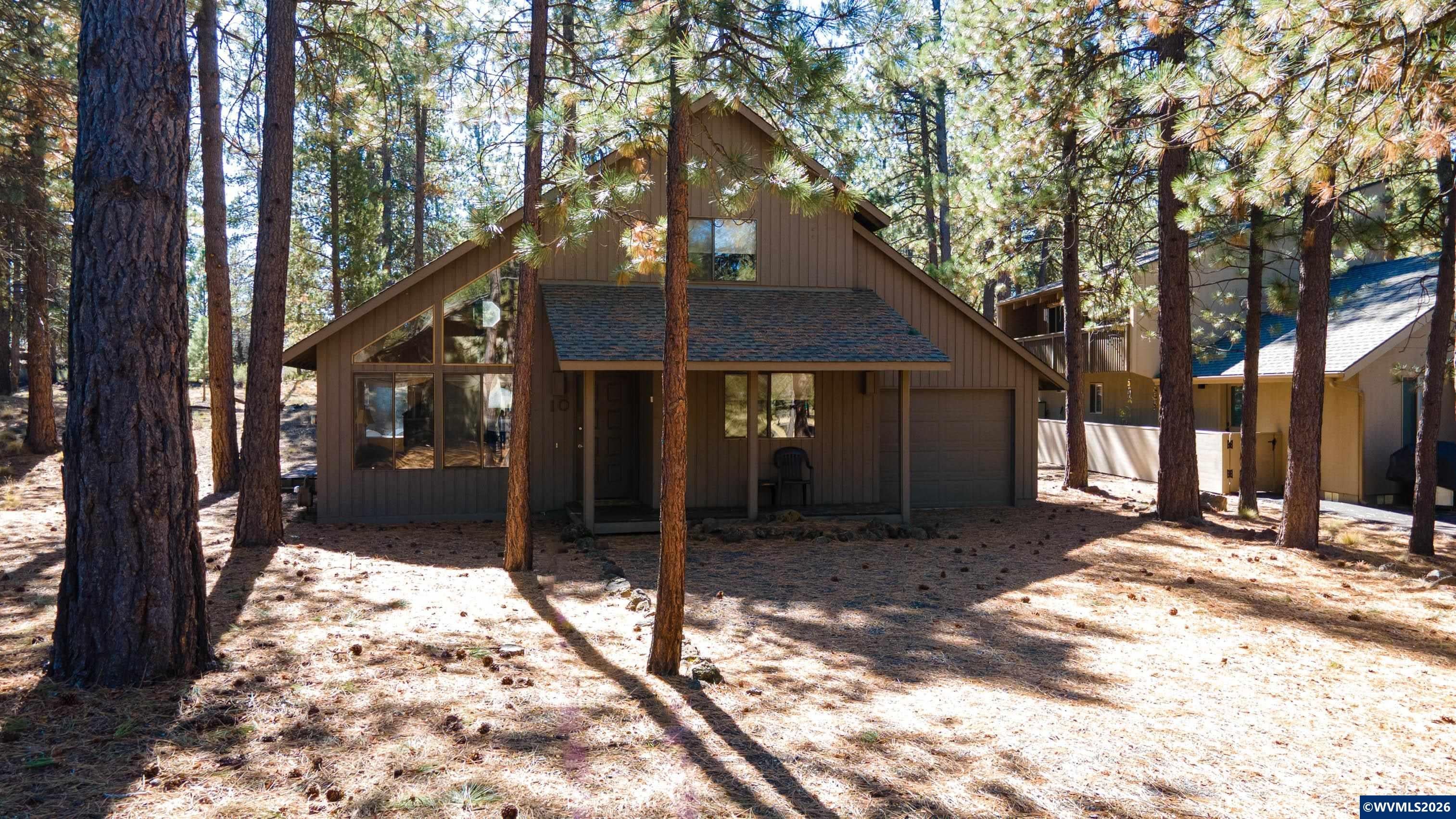 10 Ashwood Ln