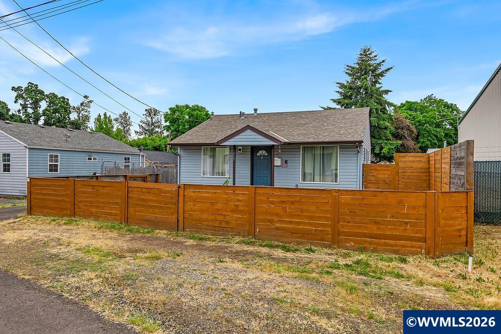 717 20th St SE