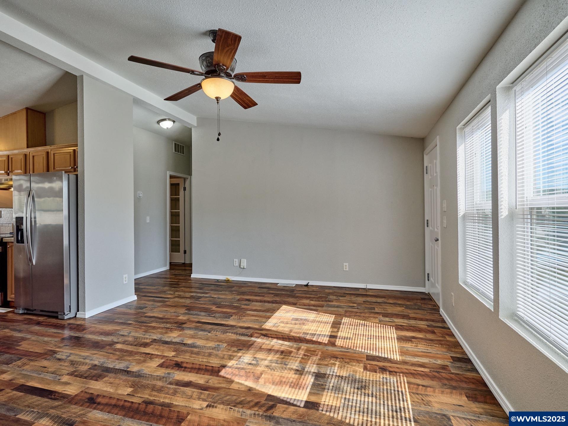 321 SW James Ct