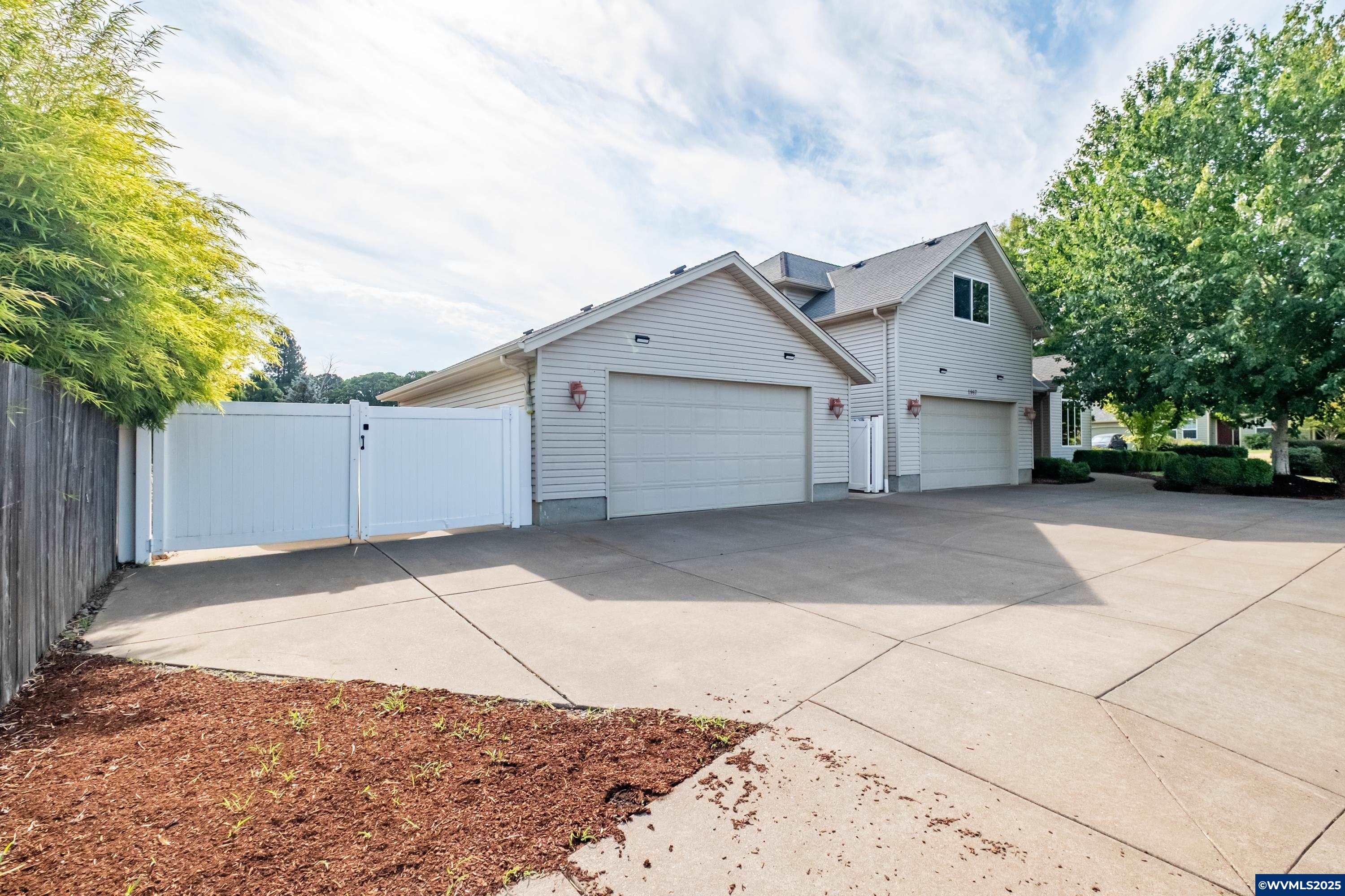 1967 NW Whitmore Dr