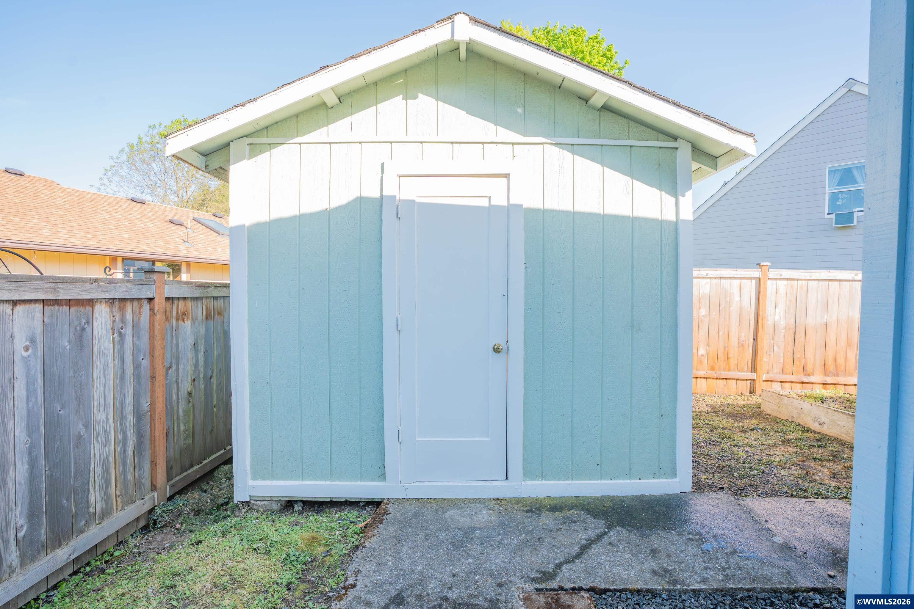 771 Woodland Acres Ln