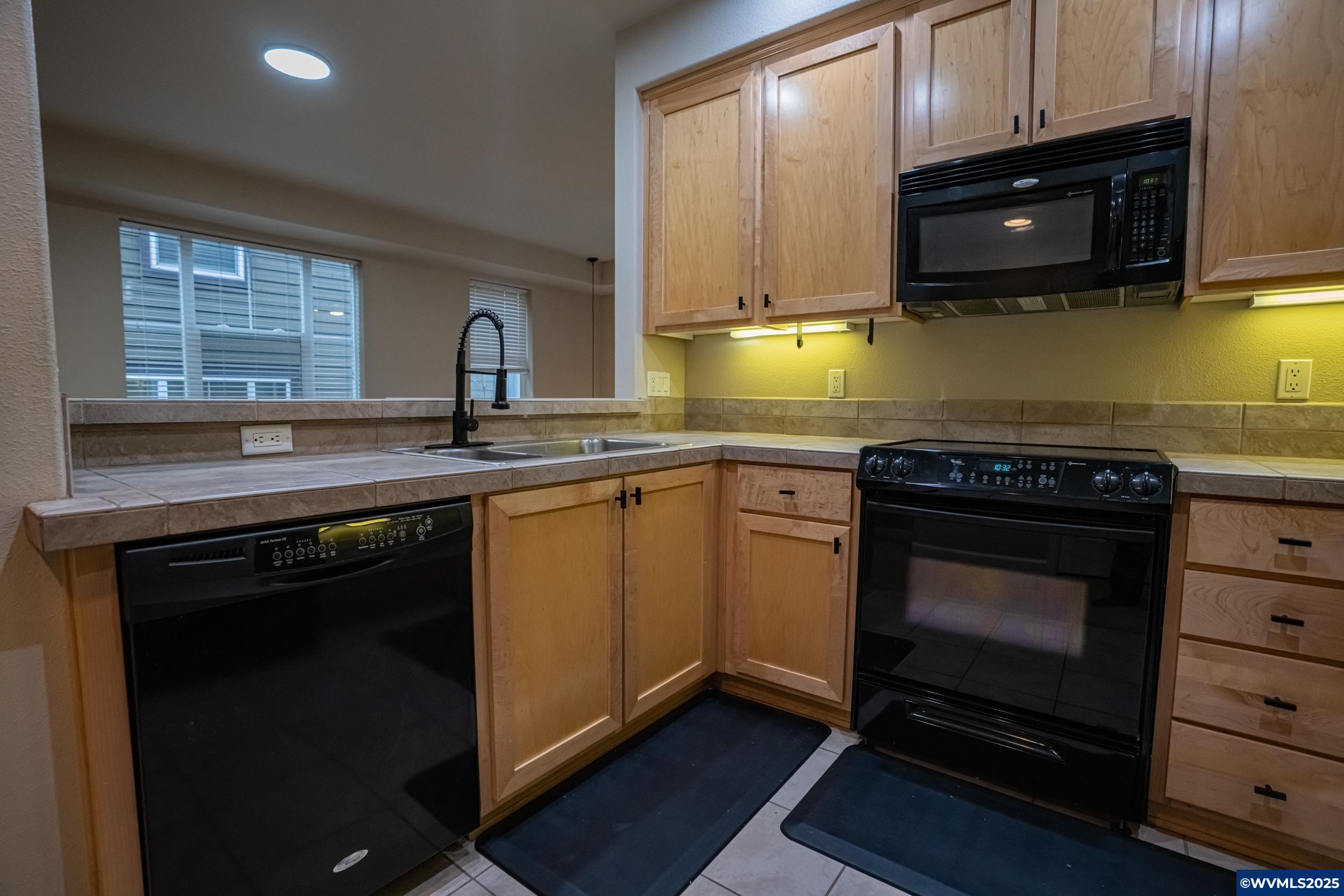 Tigard, Oregon 97223, United States, 2 Bedrooms Bedrooms, ,2 BathroomsBathrooms,Residential,Active,249809