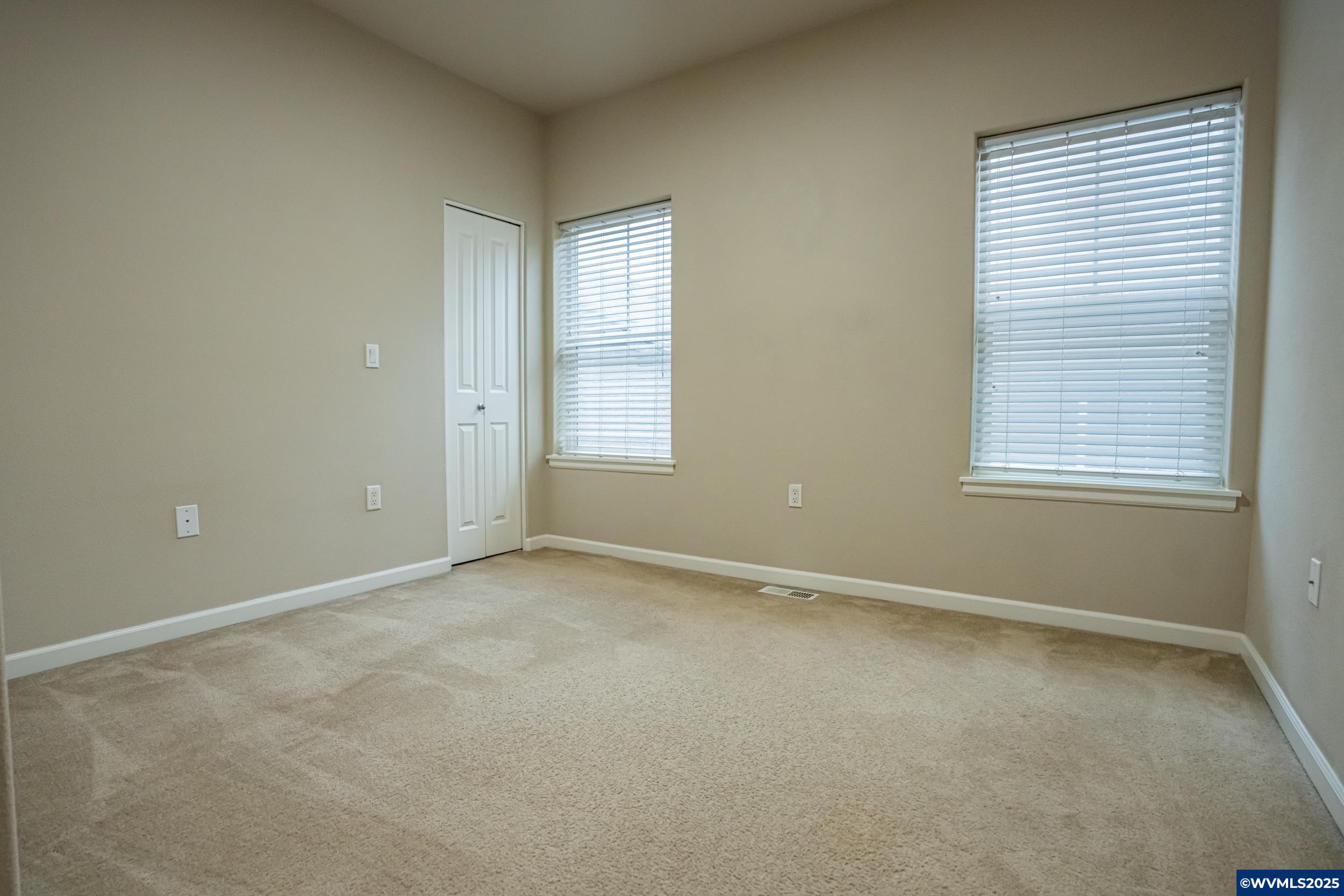 Tigard, Oregon 97223, United States, 2 Bedrooms Bedrooms, ,2 BathroomsBathrooms,Residential,Active,249809