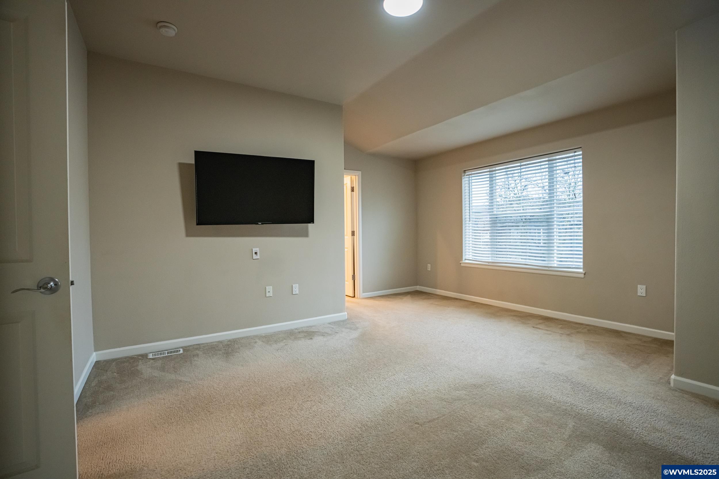 Tigard, Oregon 97223, United States, 2 Bedrooms Bedrooms, ,2 BathroomsBathrooms,Residential,Active,249809