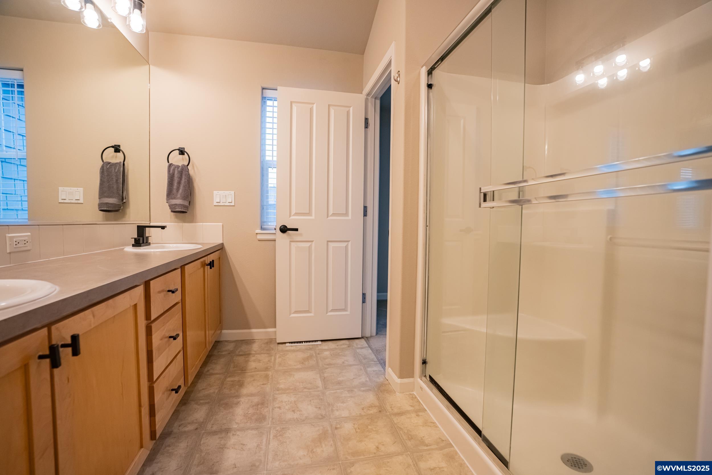 Tigard, Oregon 97223, United States, 2 Bedrooms Bedrooms, ,2 BathroomsBathrooms,Residential,Active,249809