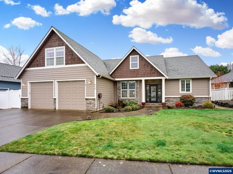 829 Pioneer Dr Silverton OR 97381