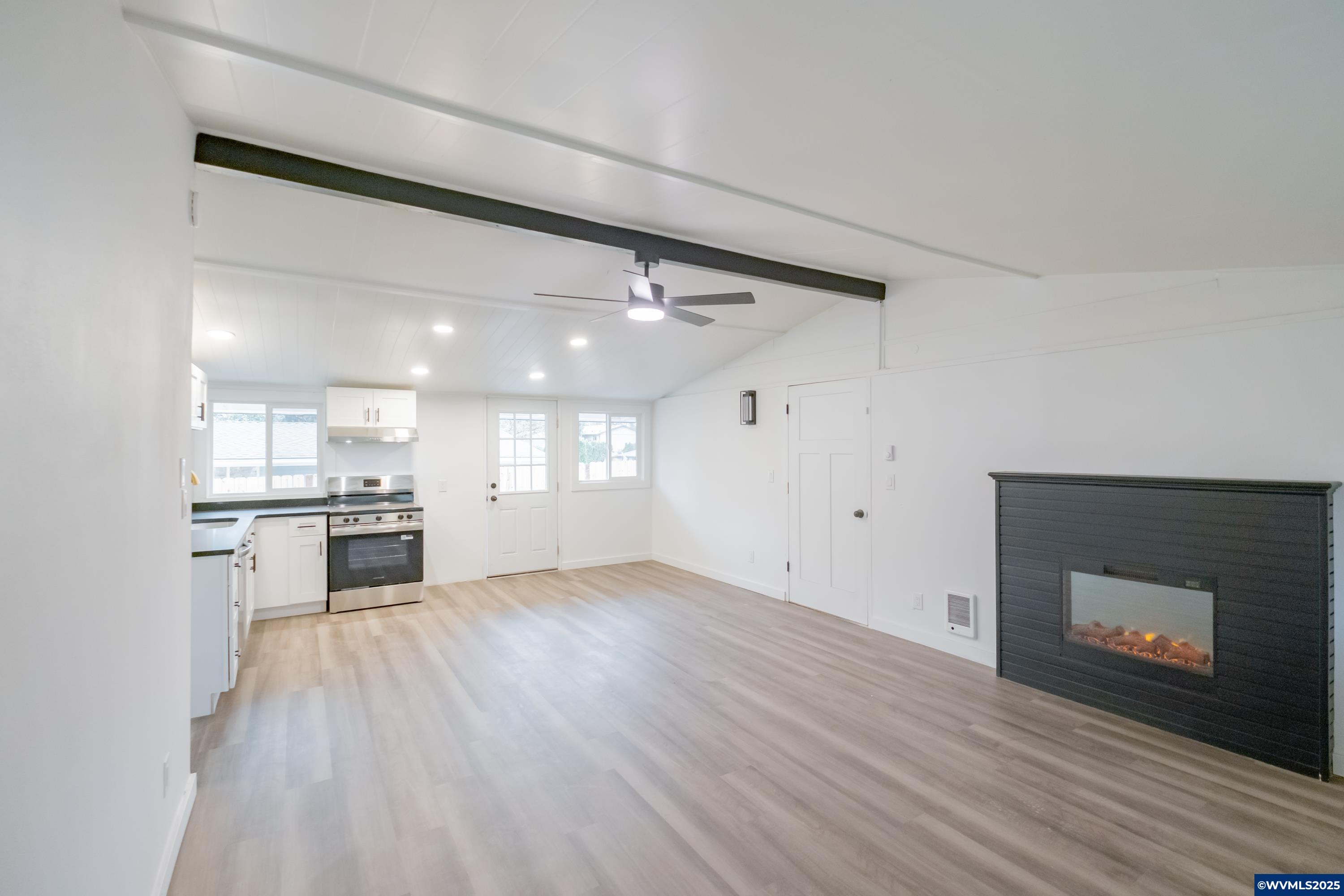 Salem, Oregon 97302, United States, 3 Bedrooms Bedrooms, ,2 BathroomsBathrooms,Residential,Active,255551