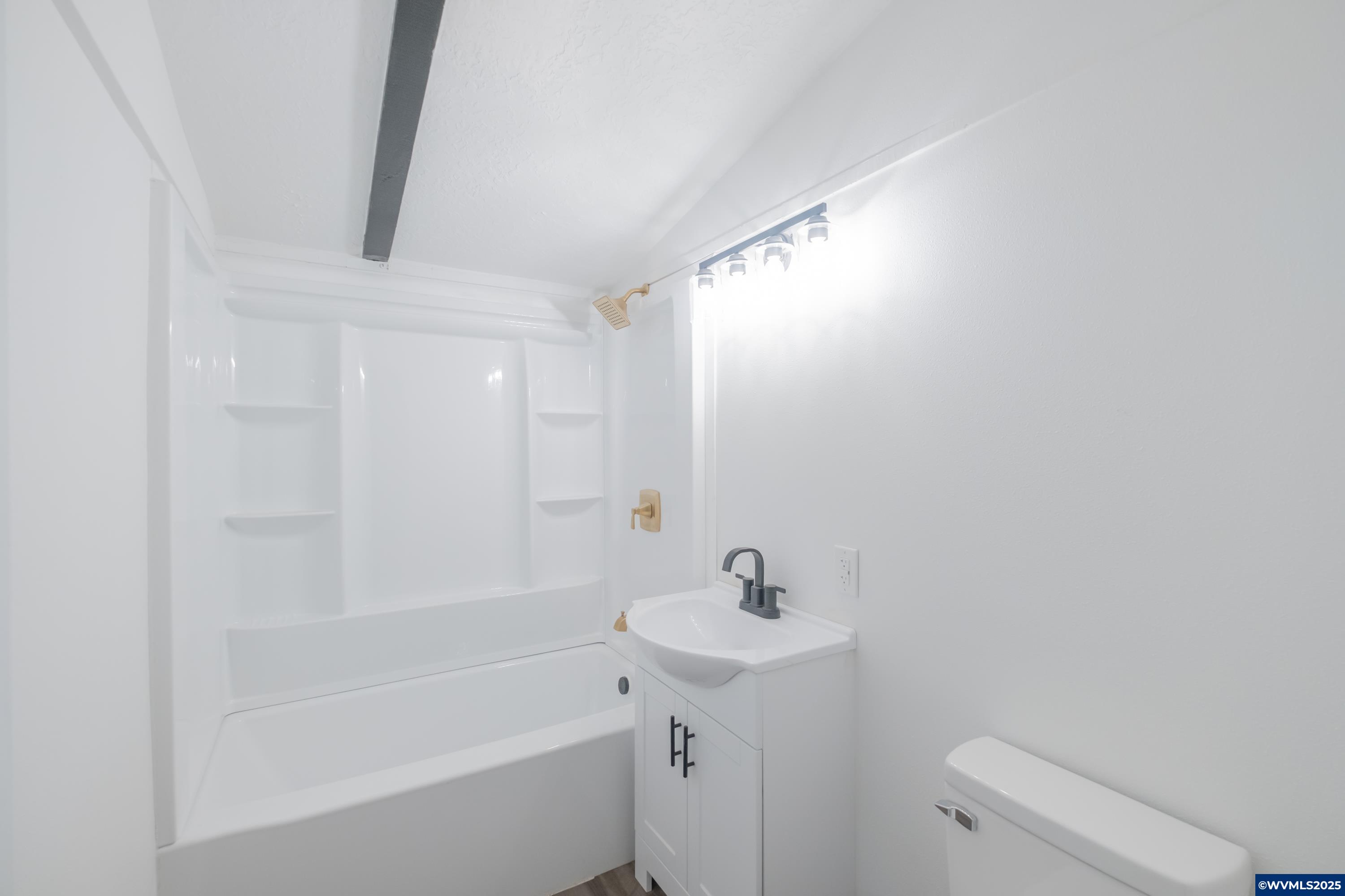 Salem, Oregon 97302, United States, 3 Bedrooms Bedrooms, ,2 BathroomsBathrooms,Residential,Active,255551