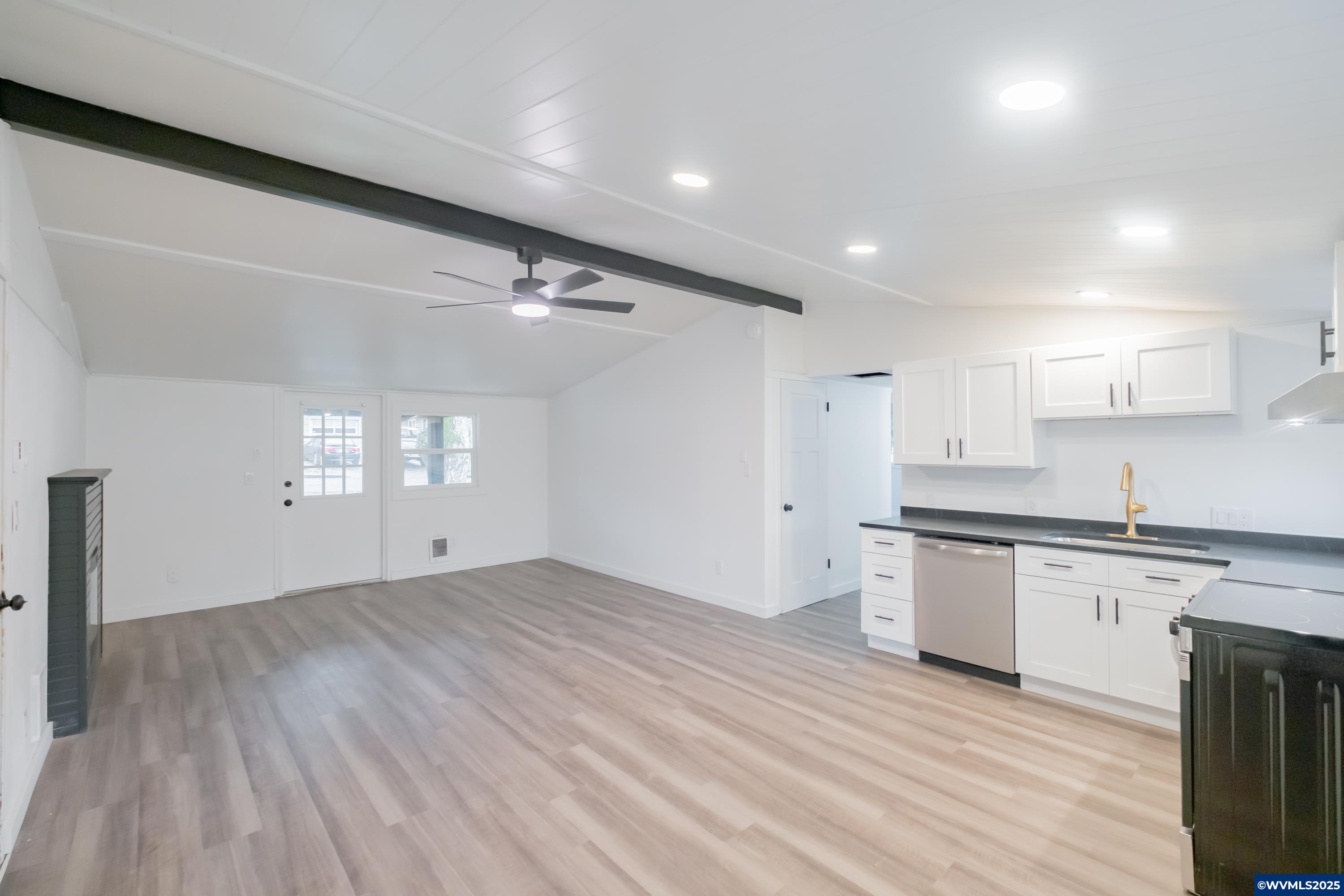 Salem, Oregon 97302, United States, 3 Bedrooms Bedrooms, ,2 BathroomsBathrooms,Residential,Active,255551