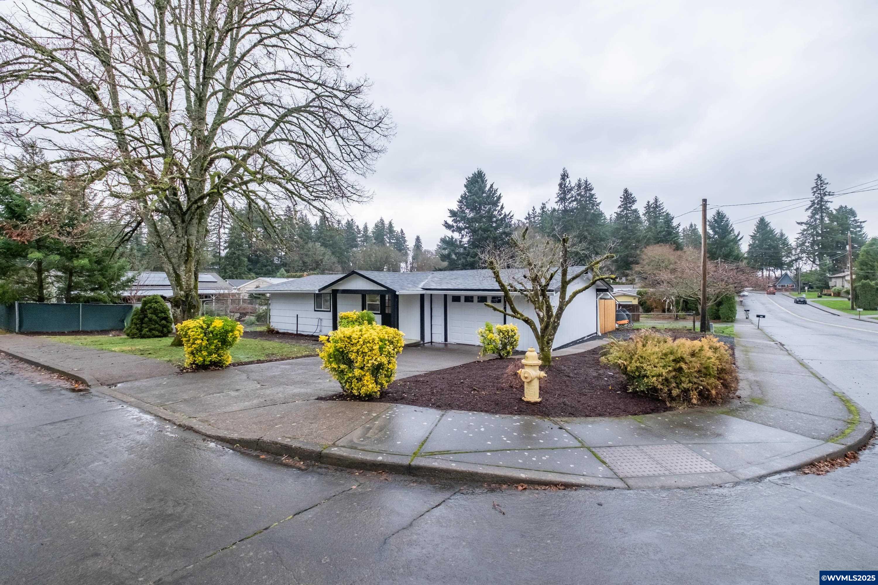 Salem, Oregon 97302, United States, 3 Bedrooms Bedrooms, ,2 BathroomsBathrooms,Residential,Active,255551