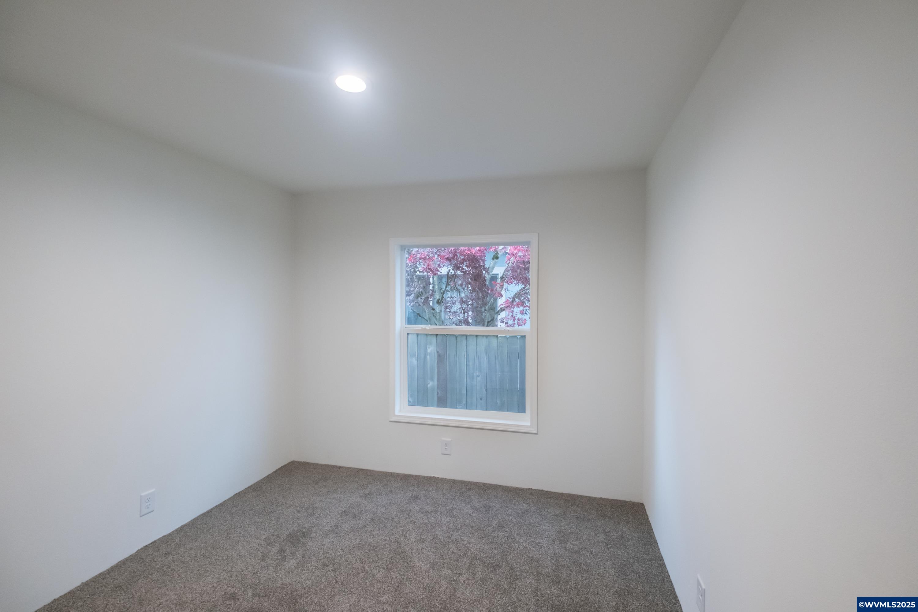 Salem, Oregon 97305, United States, 3 Bedrooms Bedrooms, ,2 BathroomsBathrooms,Residential,Active,222826