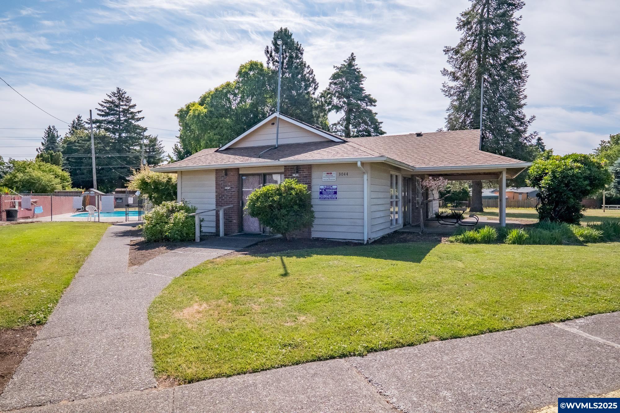 Salem, Oregon 97305, United States, 3 Bedrooms Bedrooms, ,2 BathroomsBathrooms,Residential,Active,222826