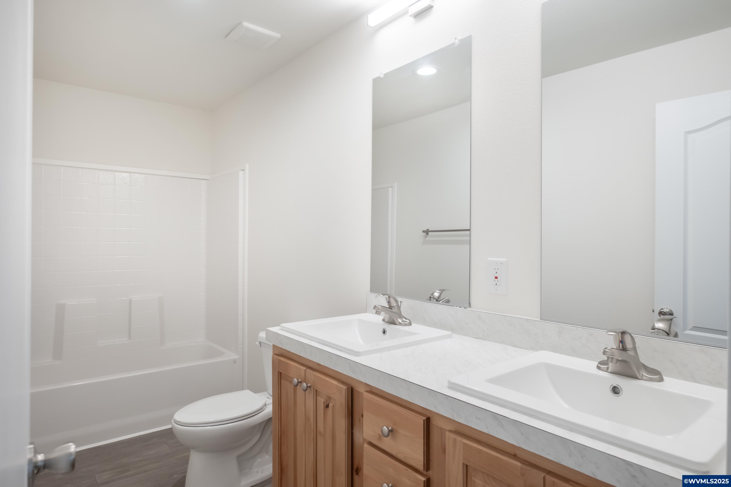 Salem, Oregon 97305, United States, 3 Bedrooms Bedrooms, ,2 BathroomsBathrooms,Residential,Active,222826