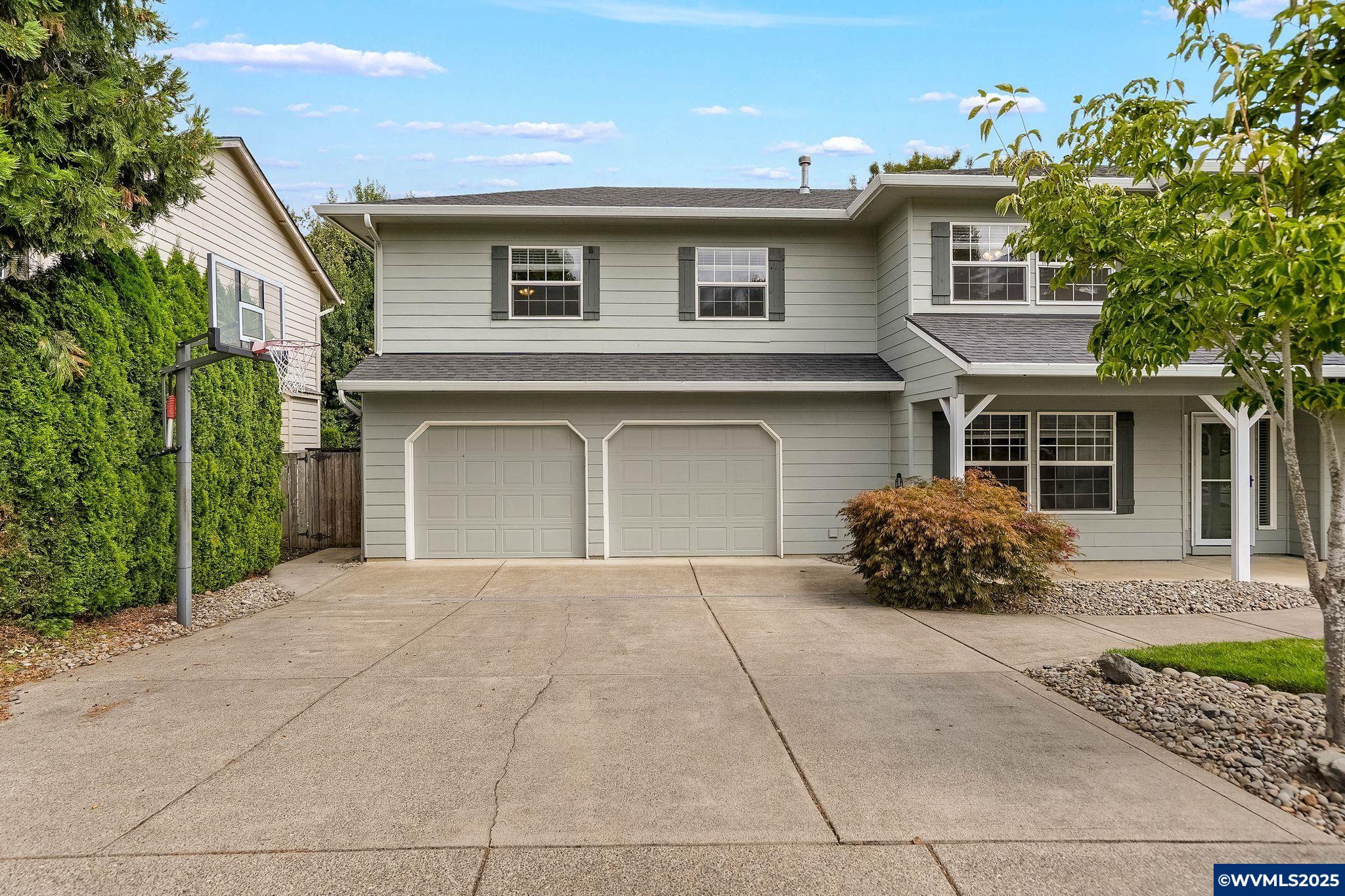 1320 Hidden Creek Dr NE