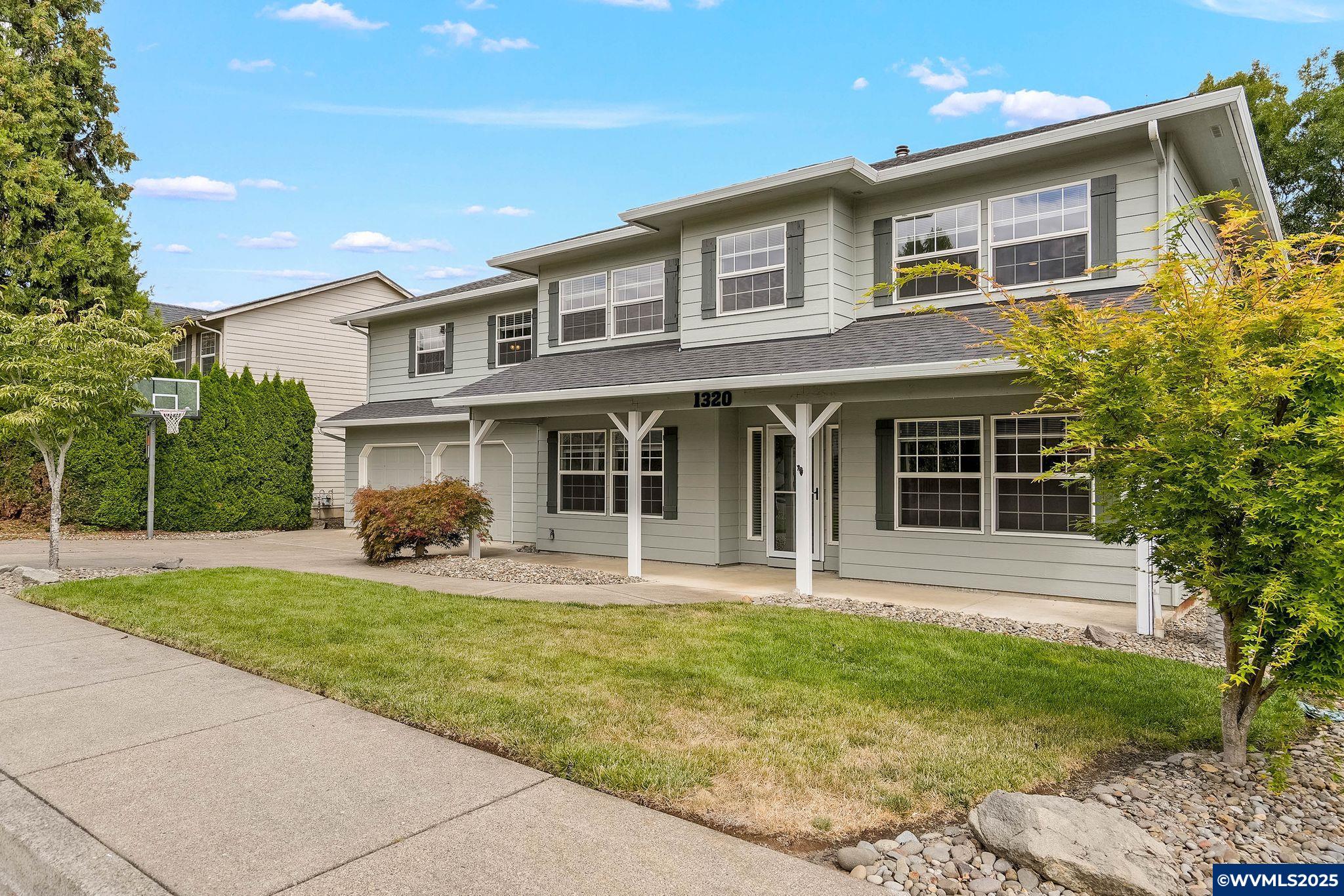 1320 Hidden Creek Dr NE