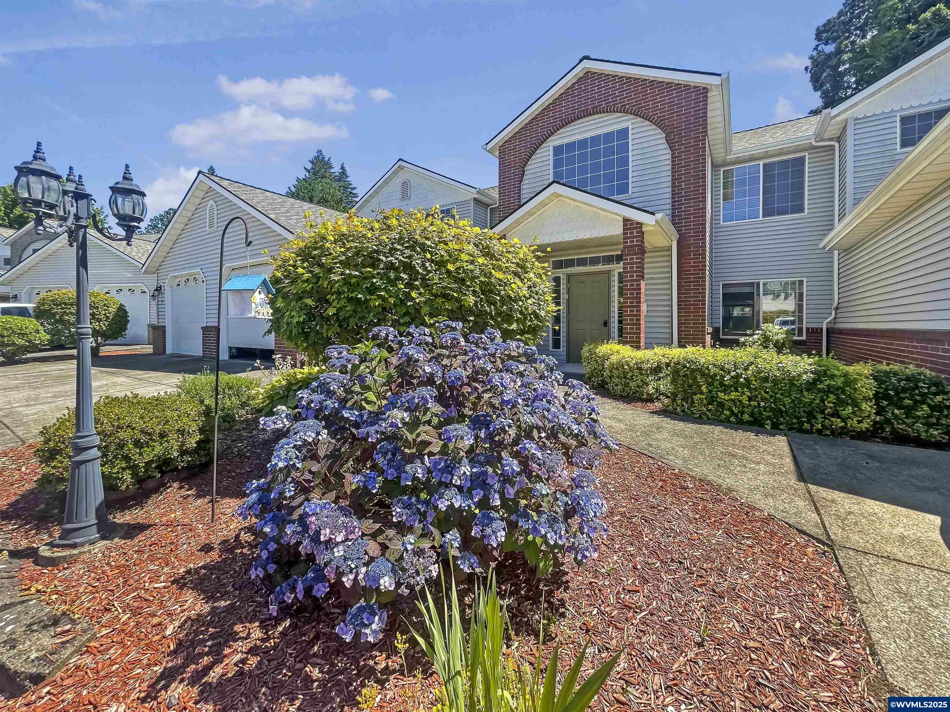 72 Weldwood Dr