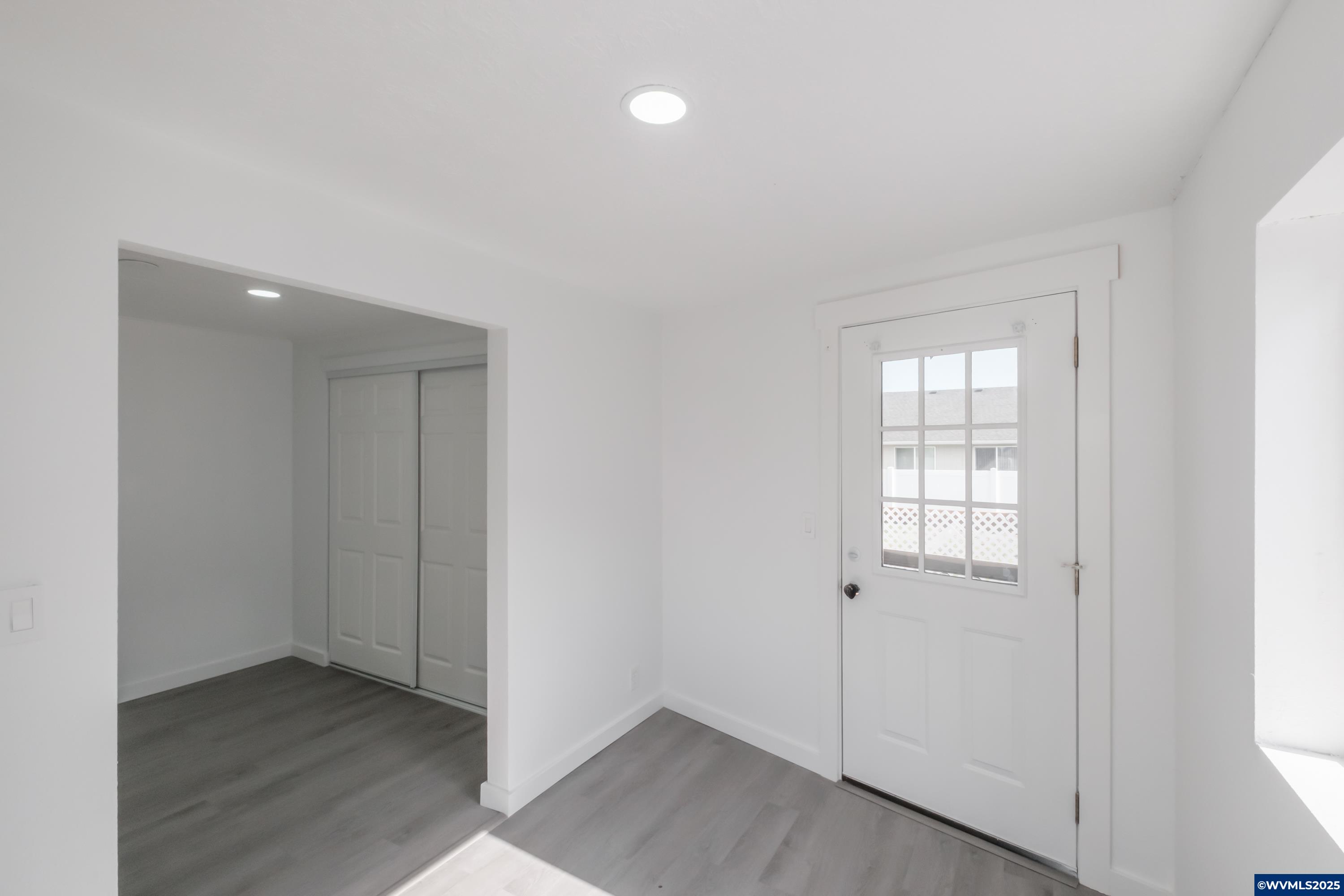 Salem, Oregon 97305, United States, 3 Bedrooms Bedrooms, ,2 BathroomsBathrooms,Residential,Pending,81799