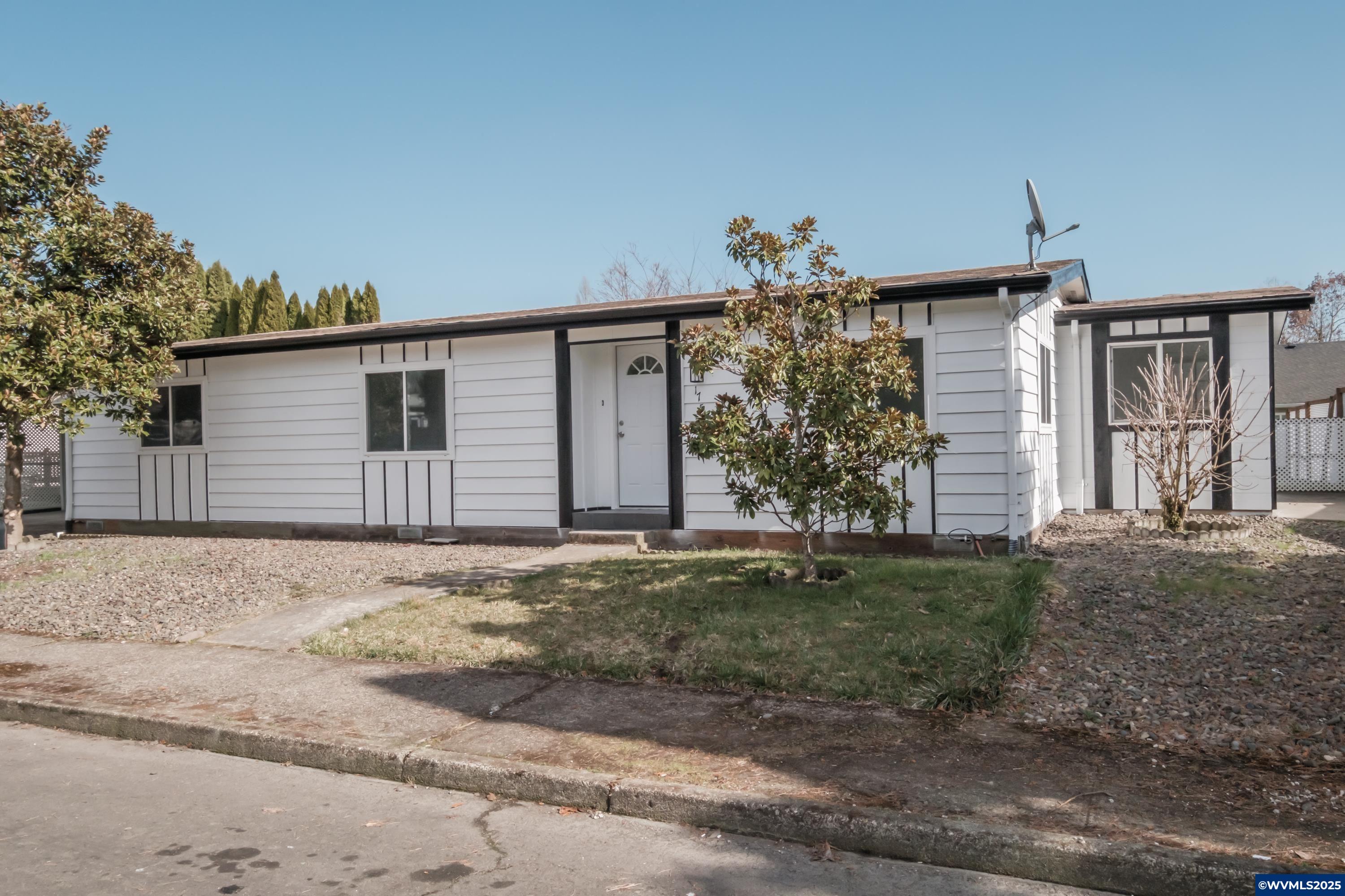 Salem, Oregon 97305, United States, 3 Bedrooms Bedrooms, ,2 BathroomsBathrooms,Residential,Pending,81799