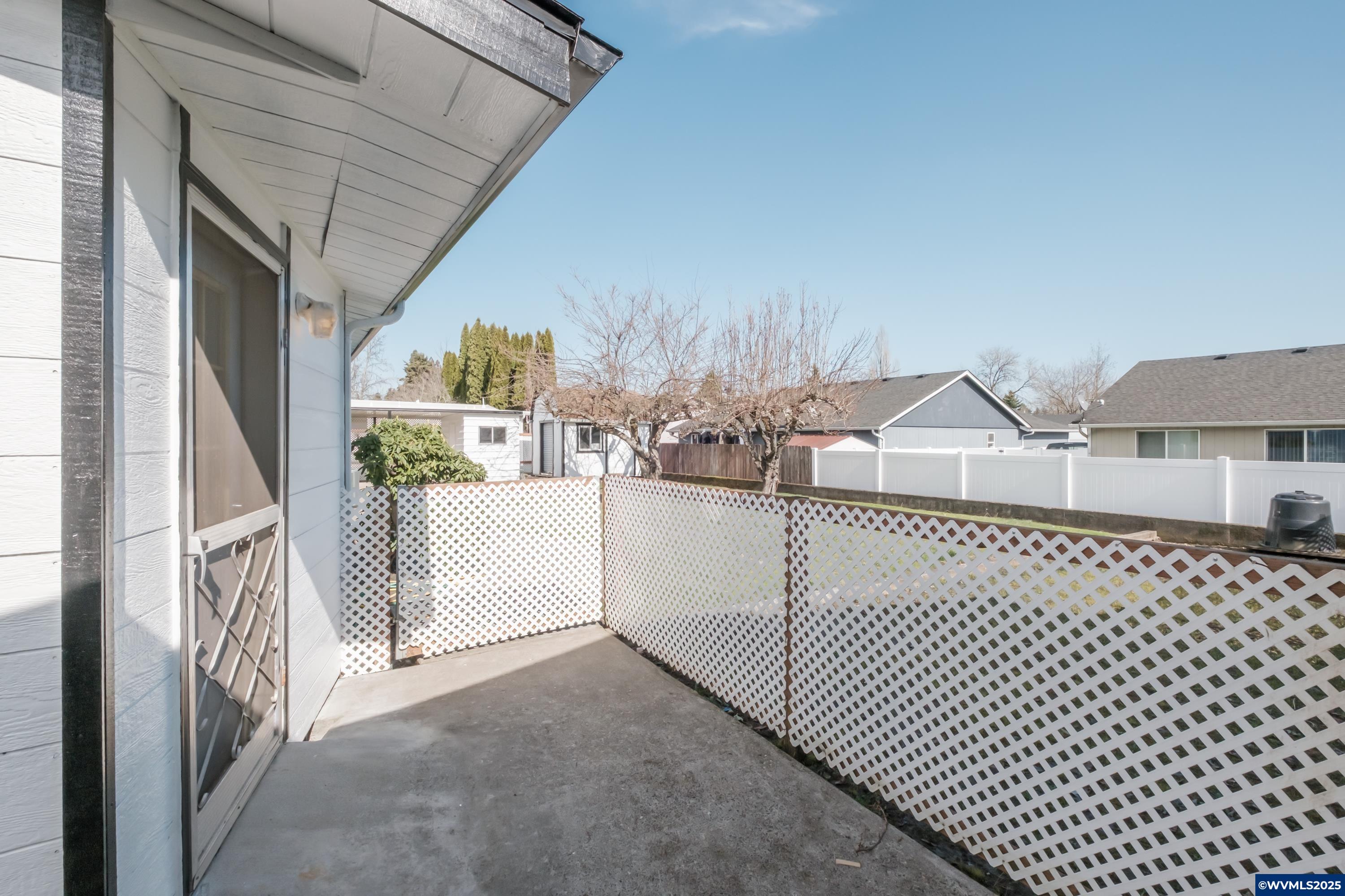 Salem, Oregon 97305, United States, 3 Bedrooms Bedrooms, ,2 BathroomsBathrooms,Residential,Pending,81799