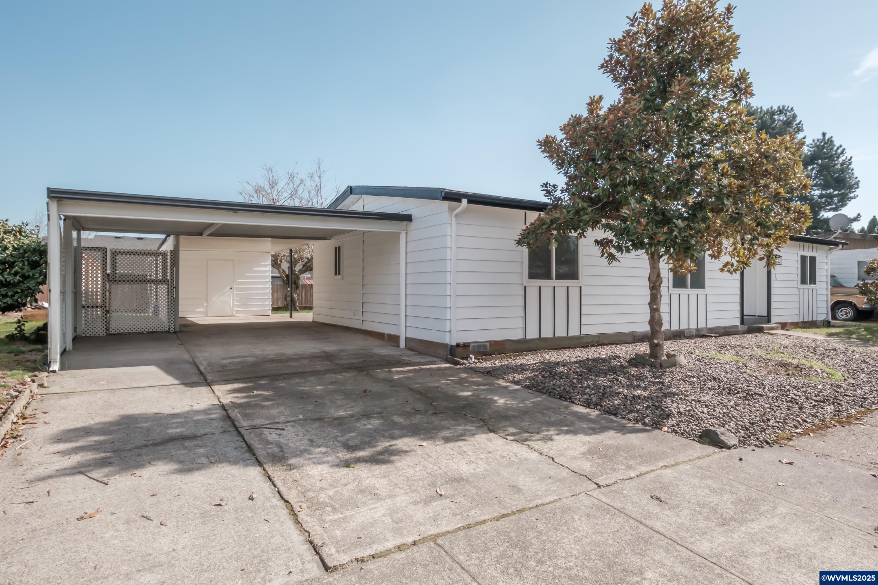 Salem, Oregon 97305, United States, 3 Bedrooms Bedrooms, ,2 BathroomsBathrooms,Residential,Pending,81799