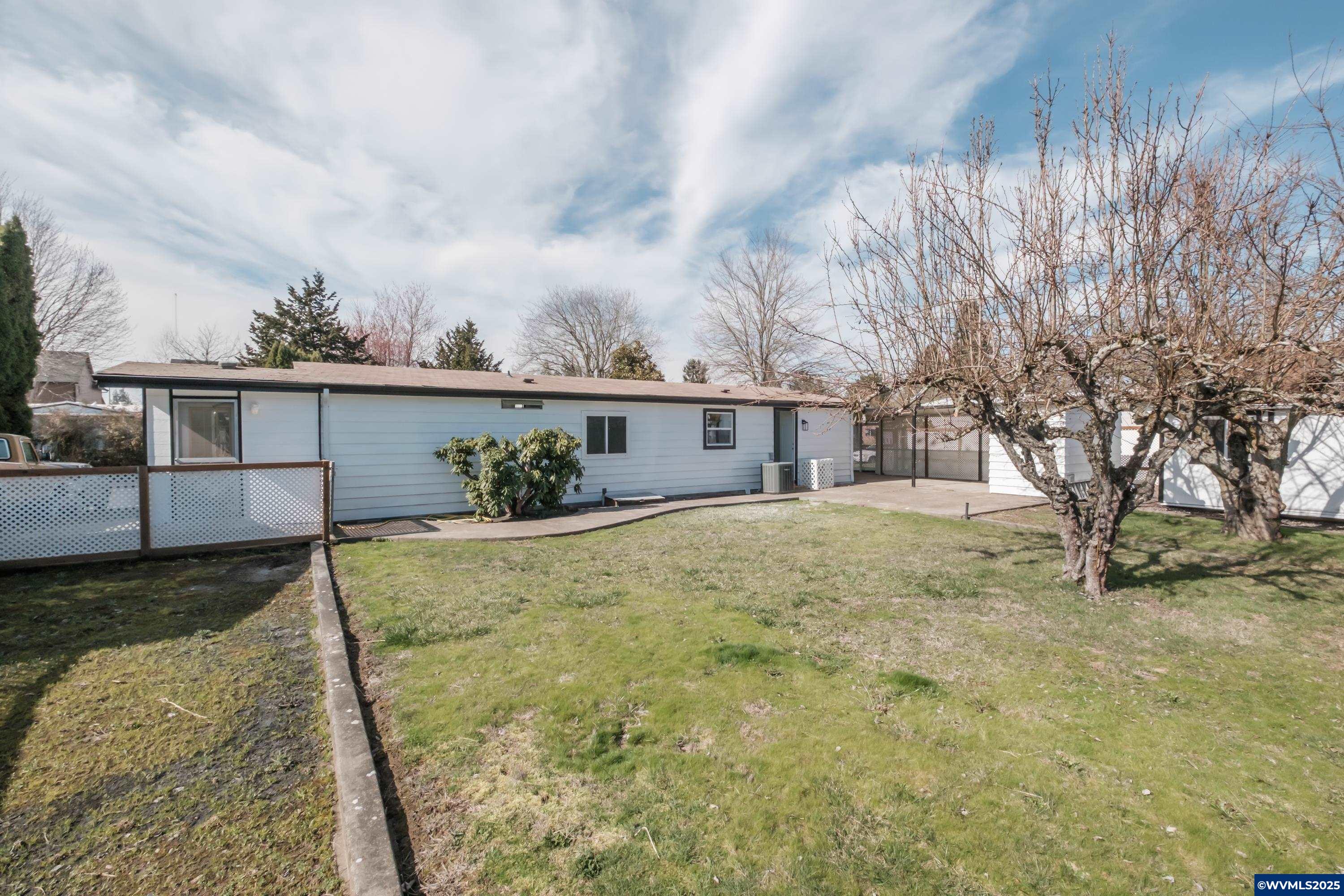 Salem, Oregon 97305, United States, 3 Bedrooms Bedrooms, ,2 BathroomsBathrooms,Residential,Pending,81799