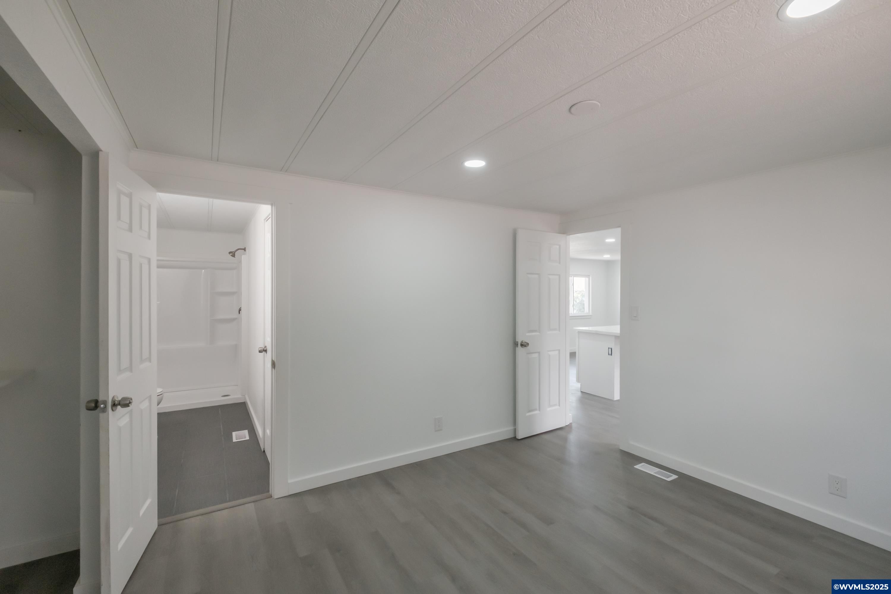 Salem, Oregon 97305, United States, 3 Bedrooms Bedrooms, ,2 BathroomsBathrooms,Residential,Pending,81799