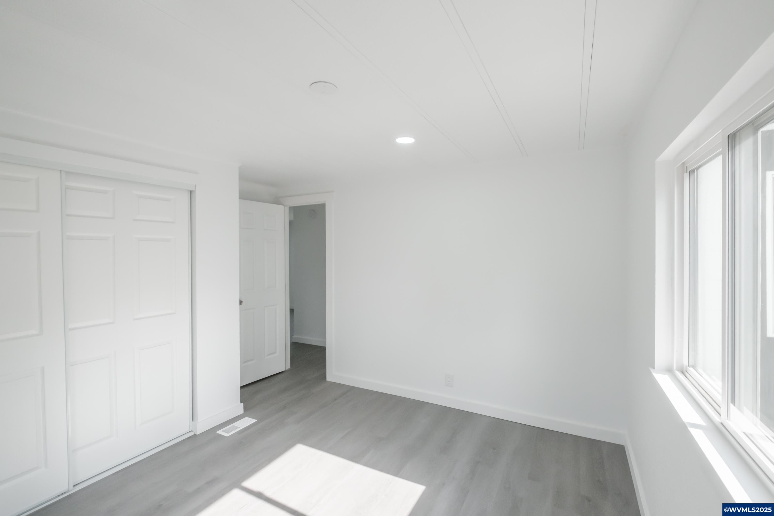 Salem, Oregon 97305, United States, 3 Bedrooms Bedrooms, ,2 BathroomsBathrooms,Residential,Pending,81799