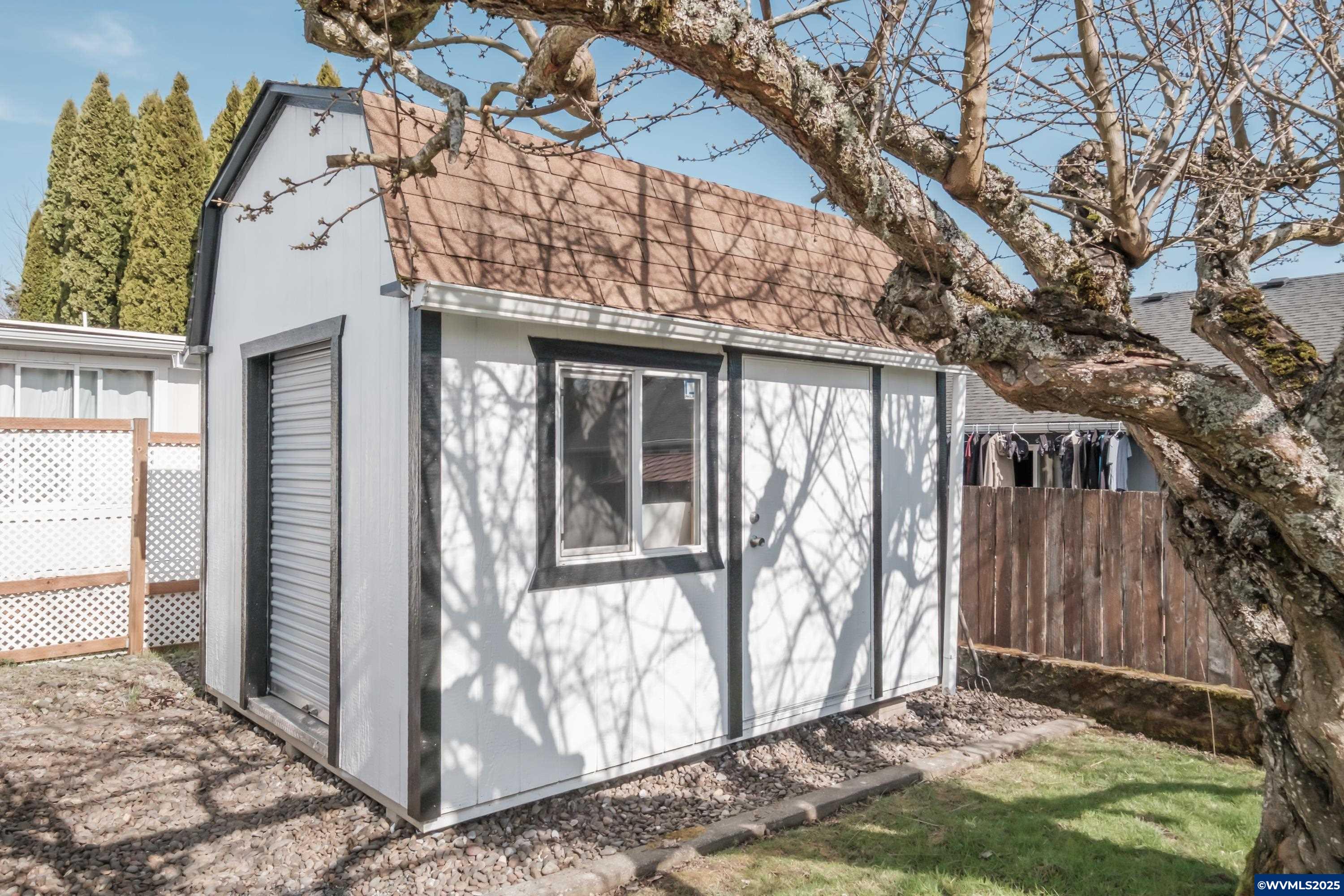 Salem, Oregon 97305, United States, 3 Bedrooms Bedrooms, ,2 BathroomsBathrooms,Residential,Pending,81799