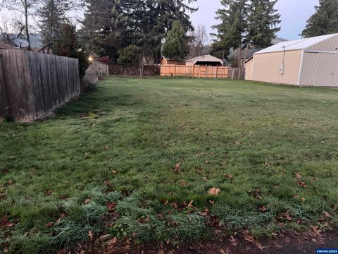 217 SE Juniper St Mill City OR 97360