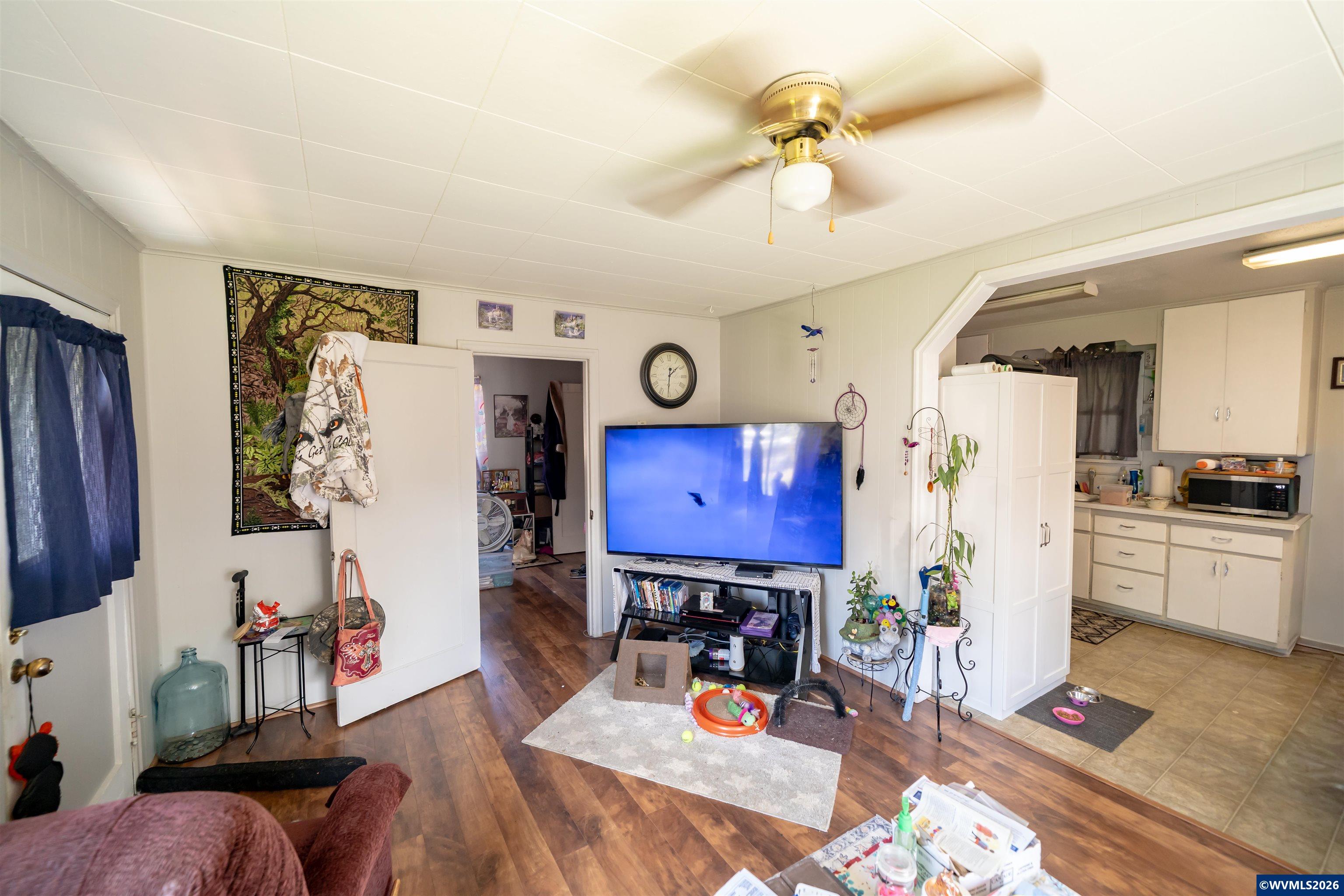 1450 SW 9th St