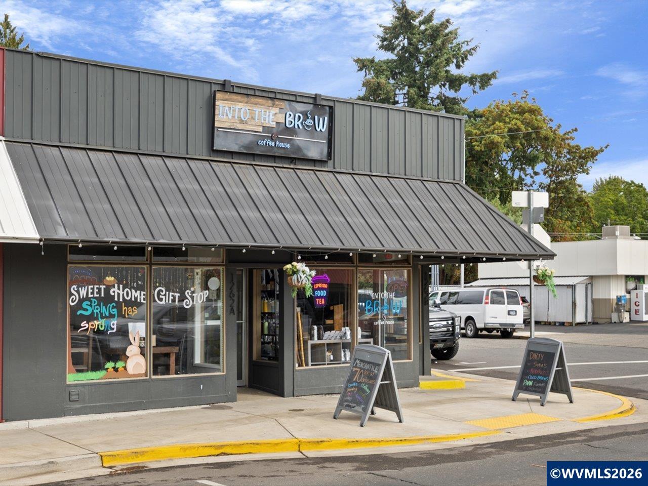 1262 Main St