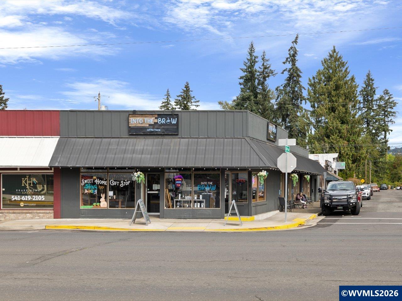 1262 Main St