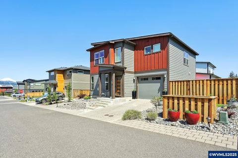 1250 29th St Hood River OR 97031