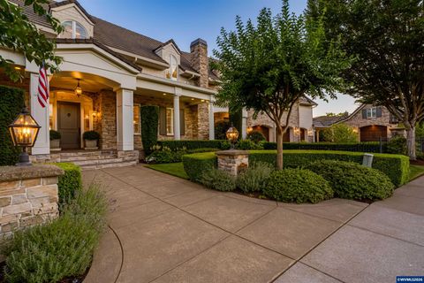 2628 Edgewater Dr Eugene OR 97401