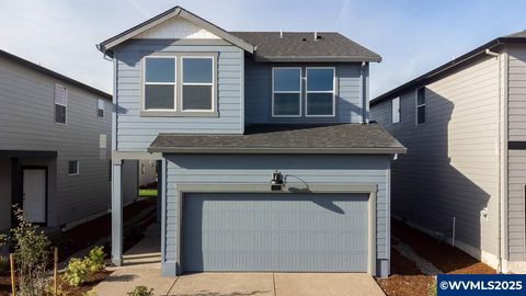 349 Greencrest St NE Salem OR 97301
