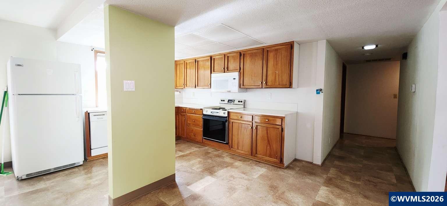 1843 Lexington Cir SE
