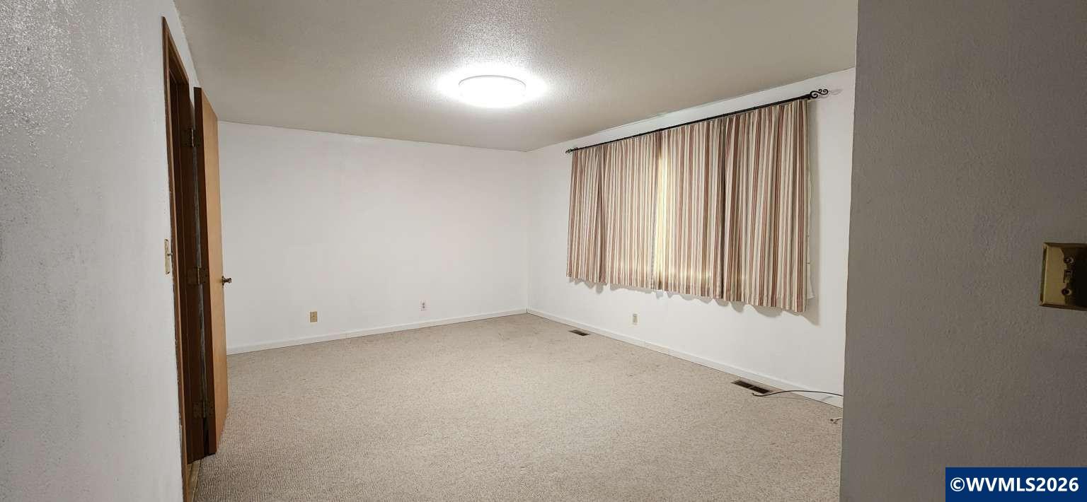 1843 Lexington Cir SE