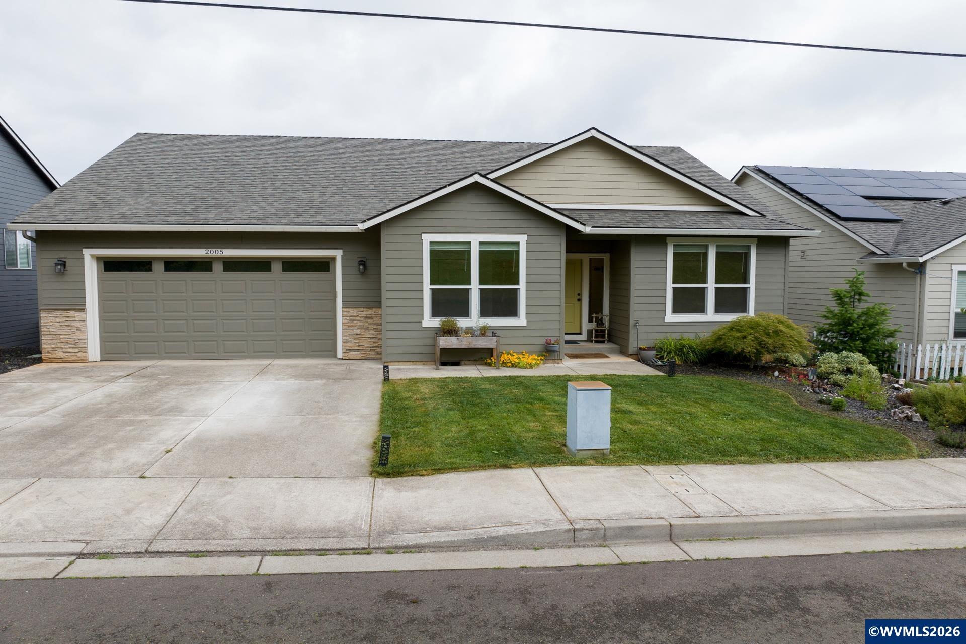 2005 Davis Rd S