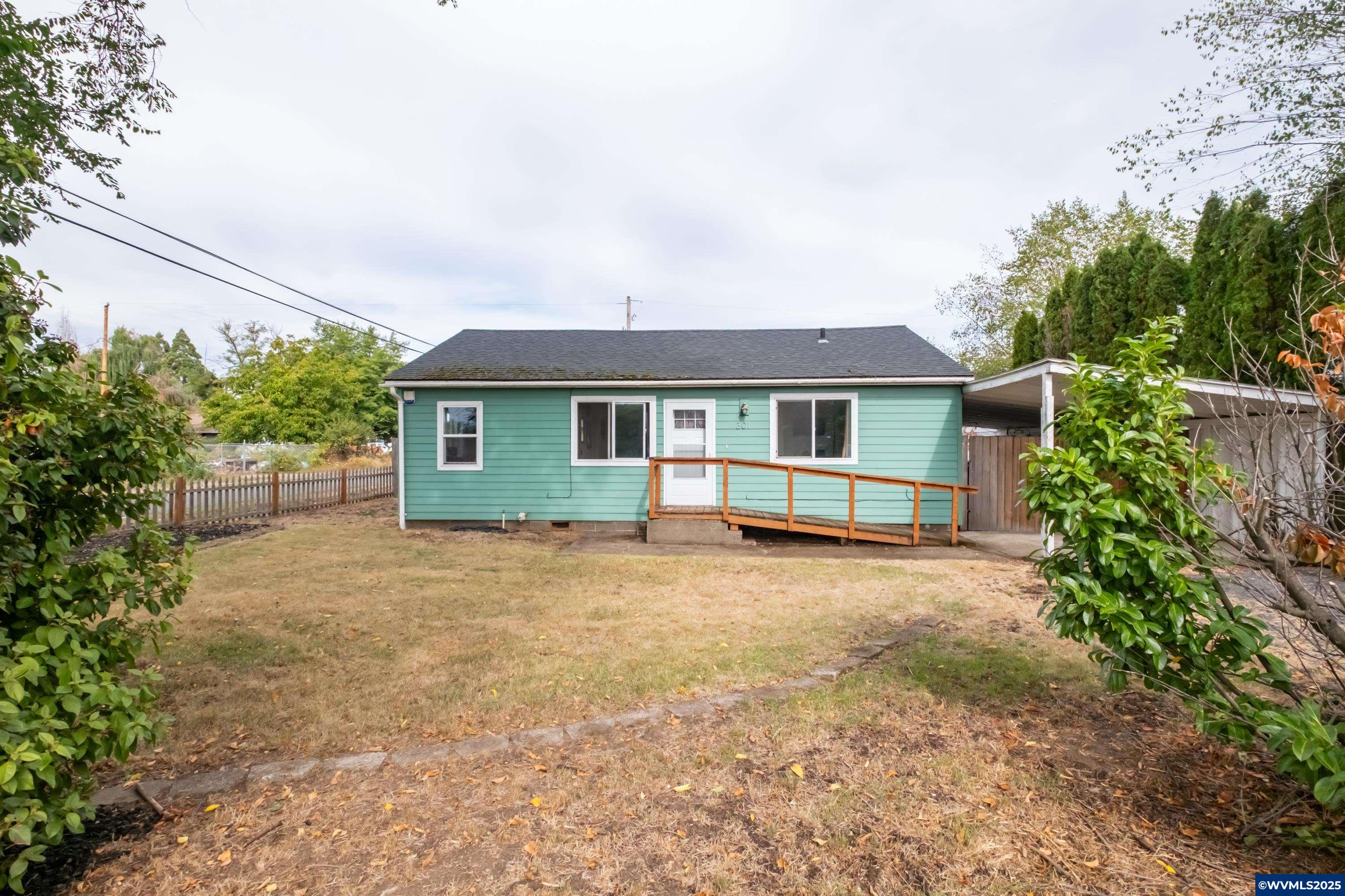 301 Russell St