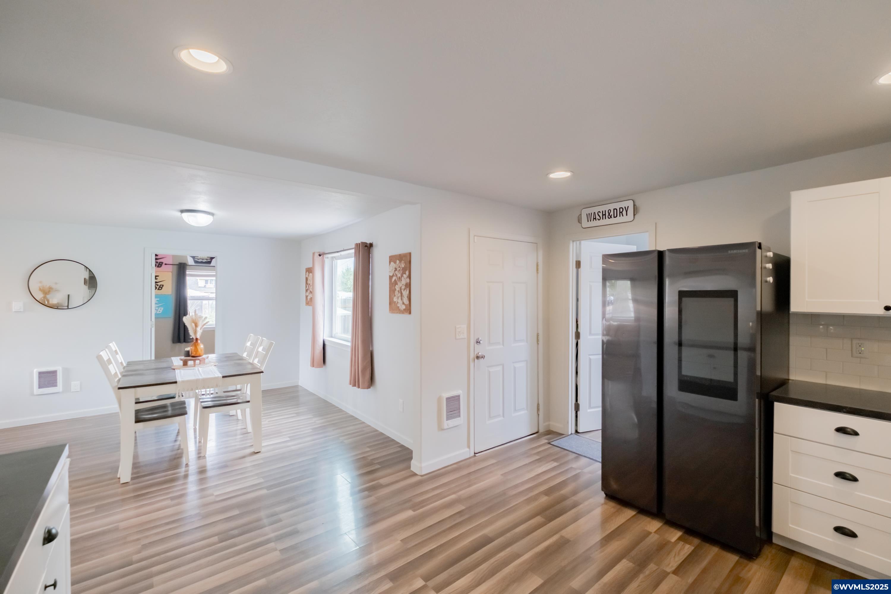 301 Russell St