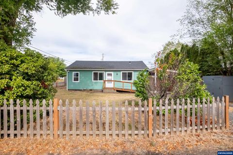 301 Russell St Lebanon OR 97355