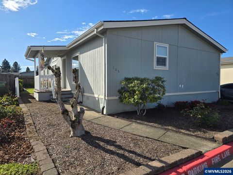 1000 S McKern Ct Newberg OR 97132