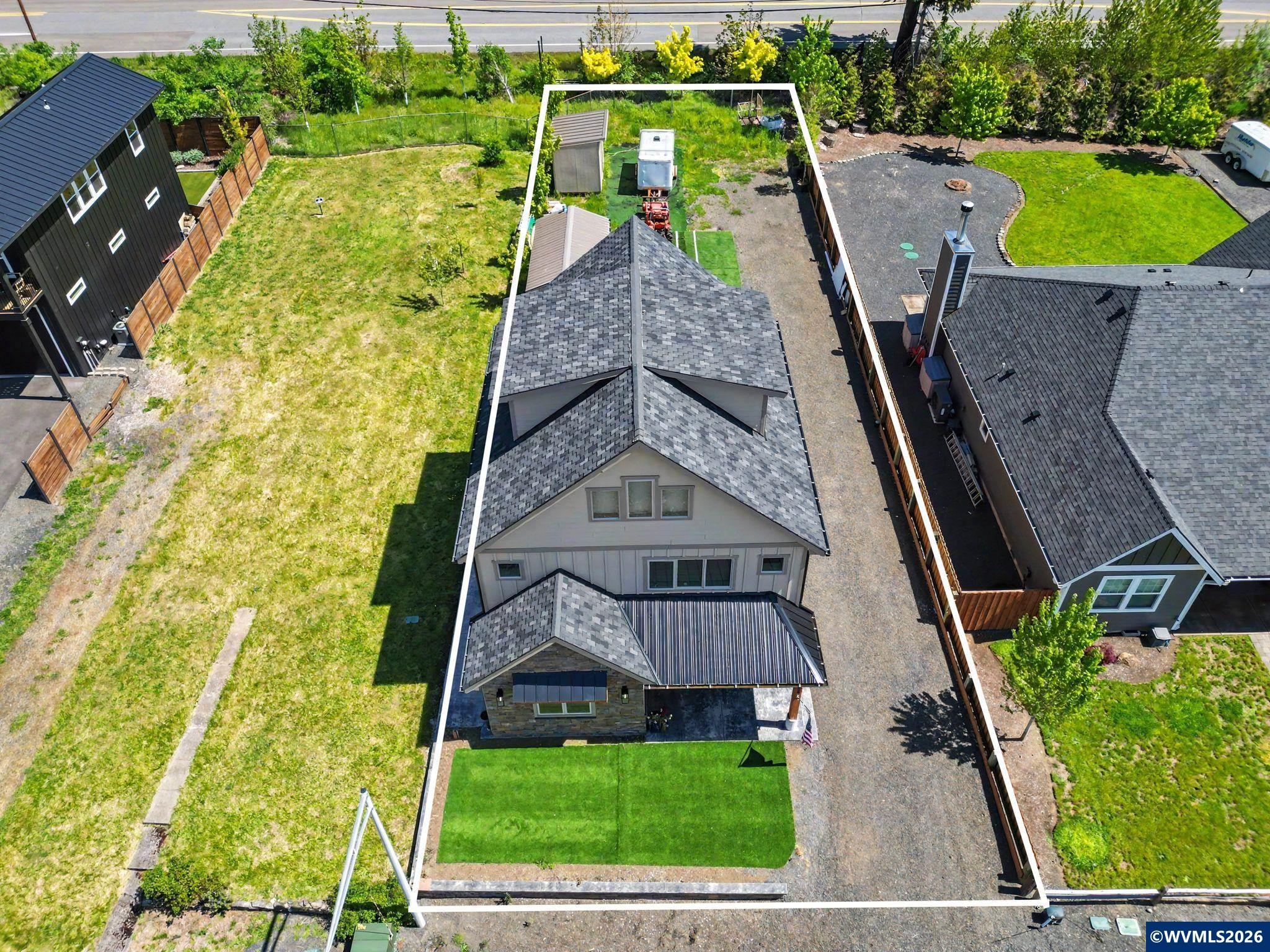 285 Detroit Av S