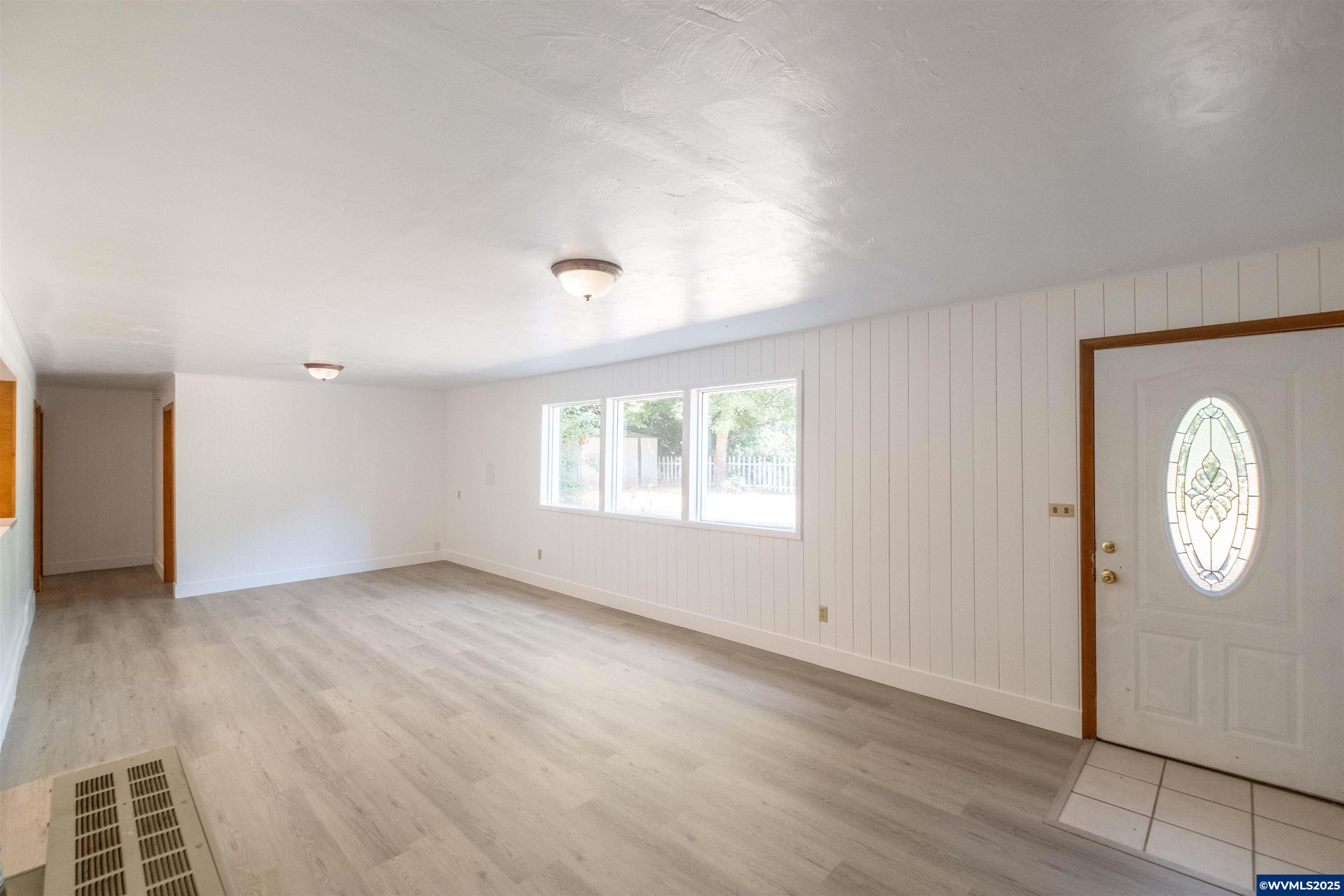 Salem, Oregon 97304, United States, 6 Bedrooms Bedrooms, ,3 BathroomsBathrooms,Residential,Active,168320