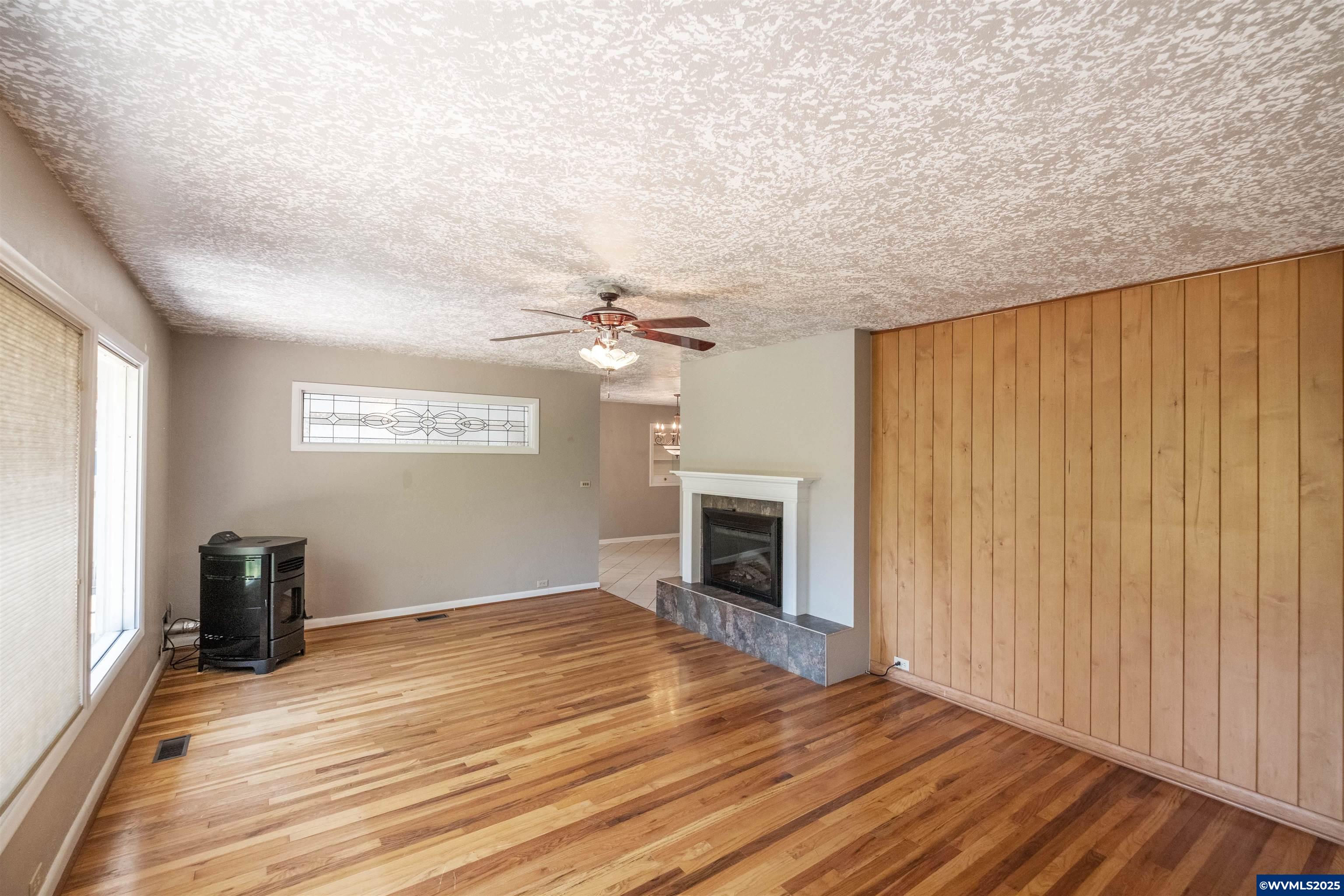 Salem, Oregon 97304, United States, 6 Bedrooms Bedrooms, ,3 BathroomsBathrooms,Residential,Active,168320