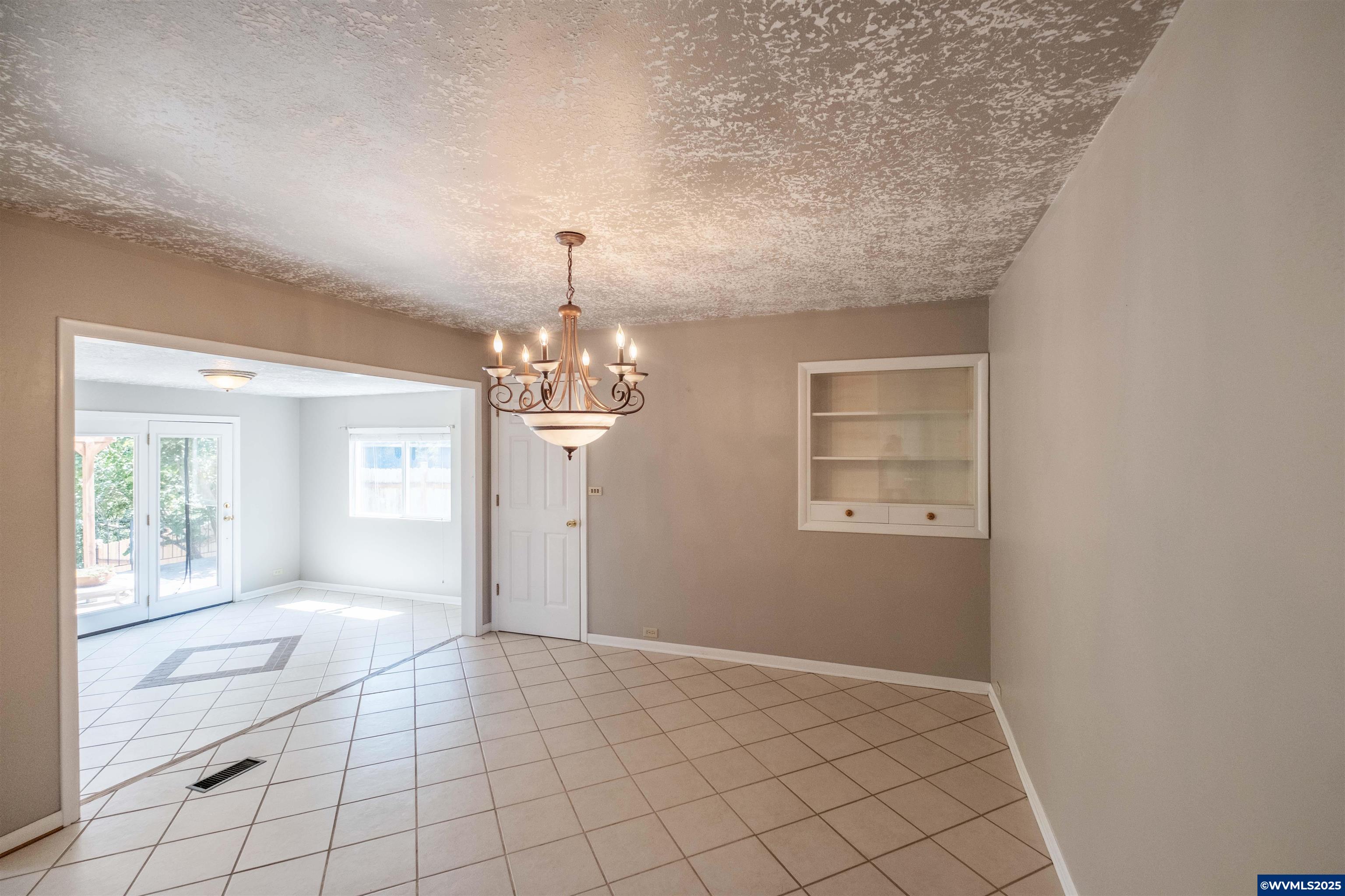 Salem, Oregon 97304, United States, 6 Bedrooms Bedrooms, ,3 BathroomsBathrooms,Residential,Active,168320