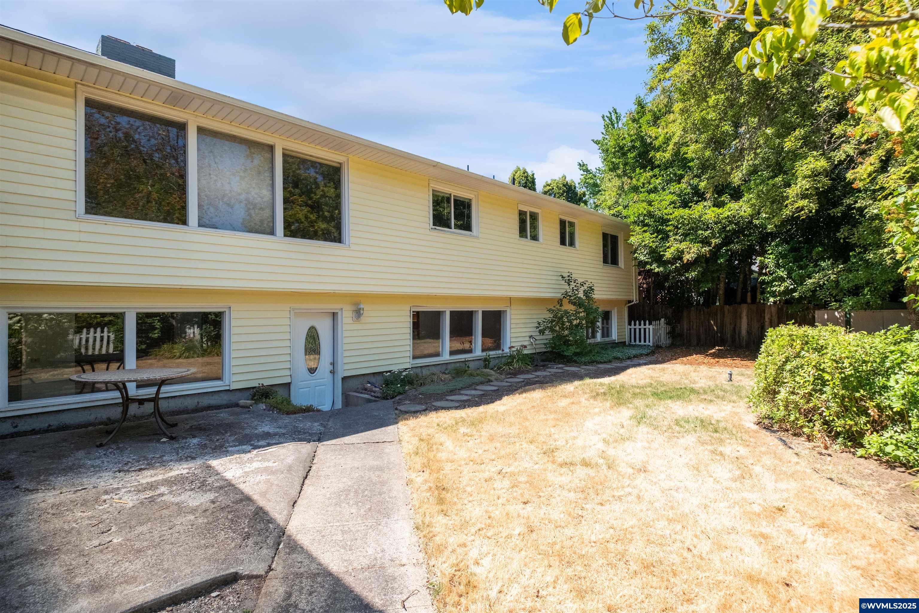 Salem, Oregon 97304, United States, 6 Bedrooms Bedrooms, ,3 BathroomsBathrooms,Residential,Active,168320