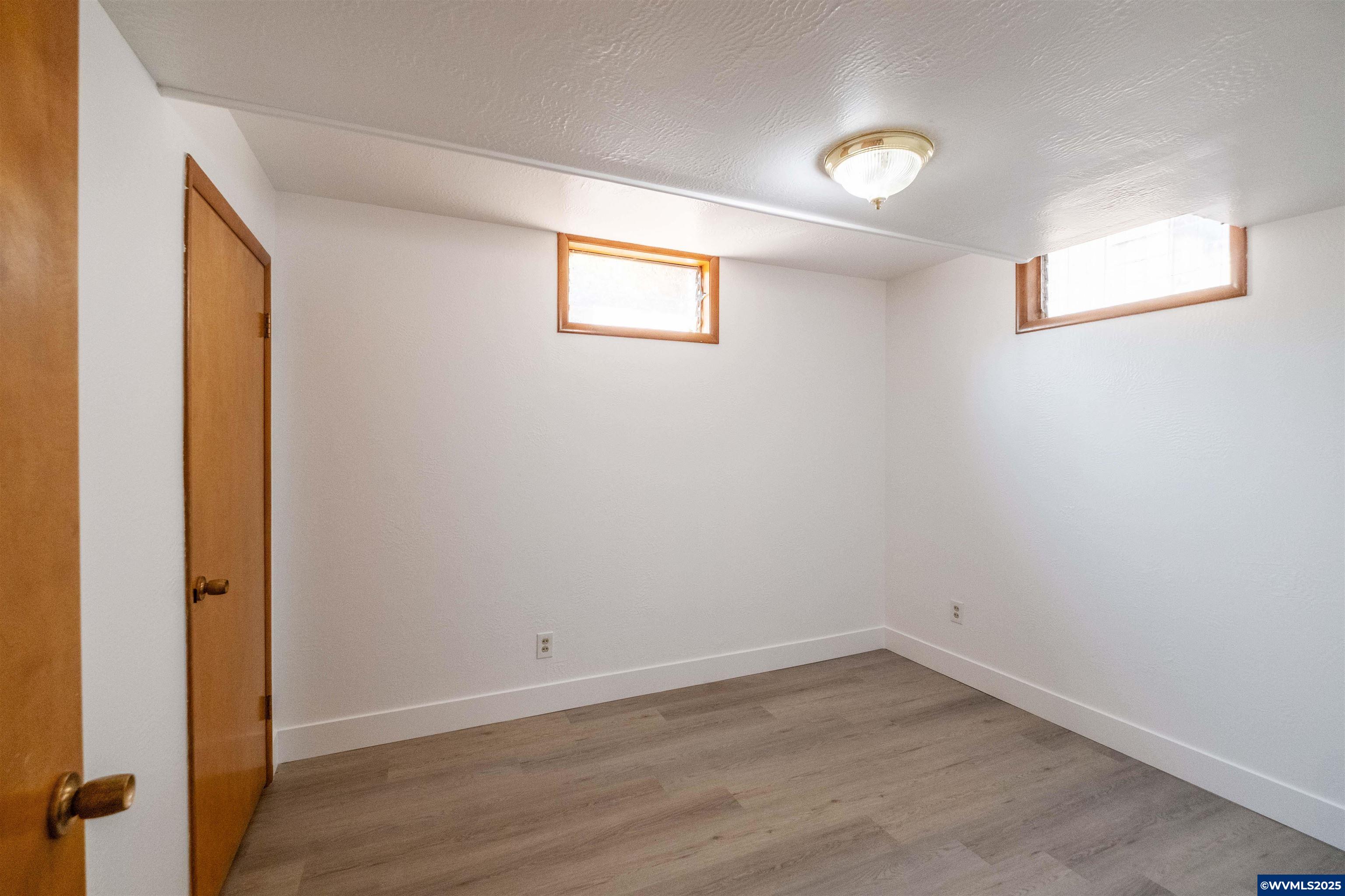 Salem, Oregon 97304, United States, 6 Bedrooms Bedrooms, ,3 BathroomsBathrooms,Residential,Active,168320