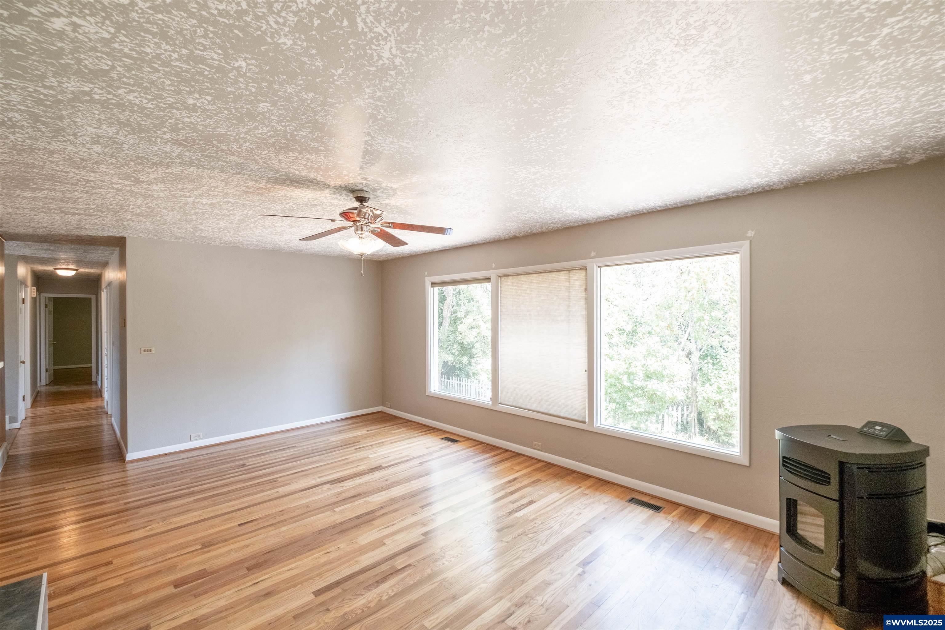 Salem, Oregon 97304, United States, 6 Bedrooms Bedrooms, ,3 BathroomsBathrooms,Residential,Active,168320