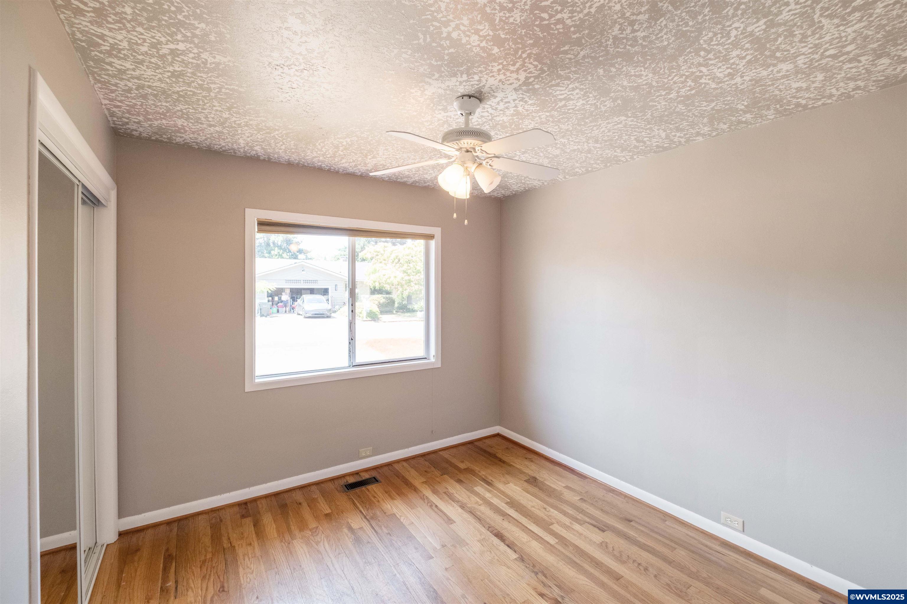 Salem, Oregon 97304, United States, 6 Bedrooms Bedrooms, ,3 BathroomsBathrooms,Residential,Active,168320